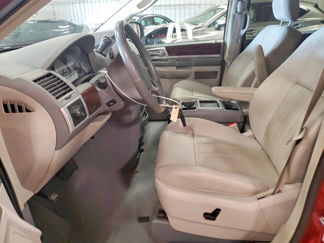 2009 Chrysler Town & Country Touring Burgundy vin: 2A8HR54169R635681