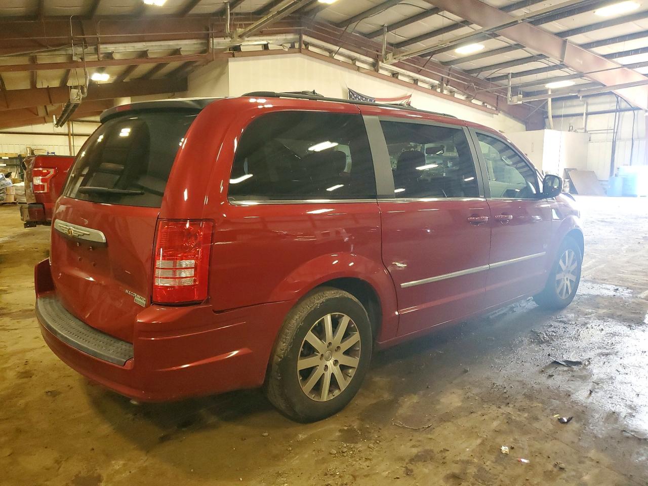 2009 Chrysler Town & Country Touring Burgundy vin: 2A8HR54169R635681