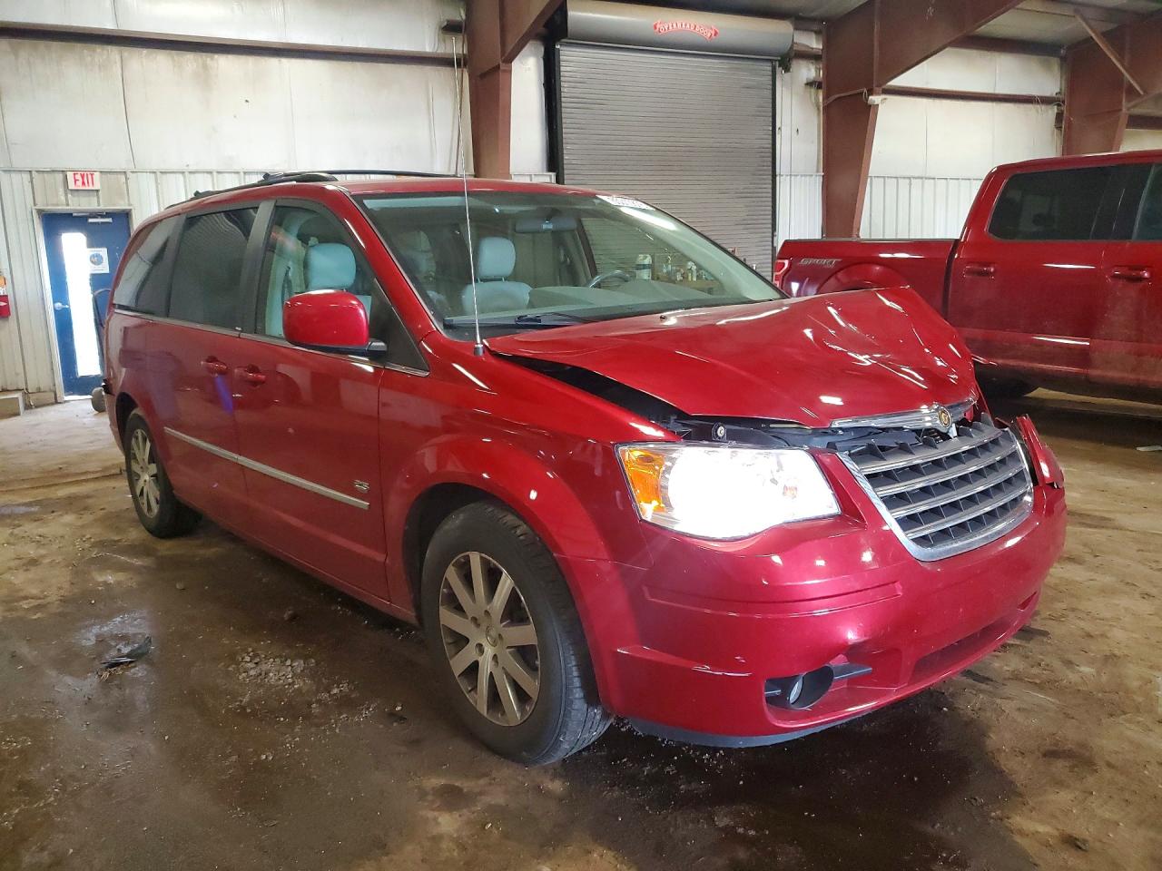 2009 Chrysler Town & Country Touring Burgundy vin: 2A8HR54169R635681