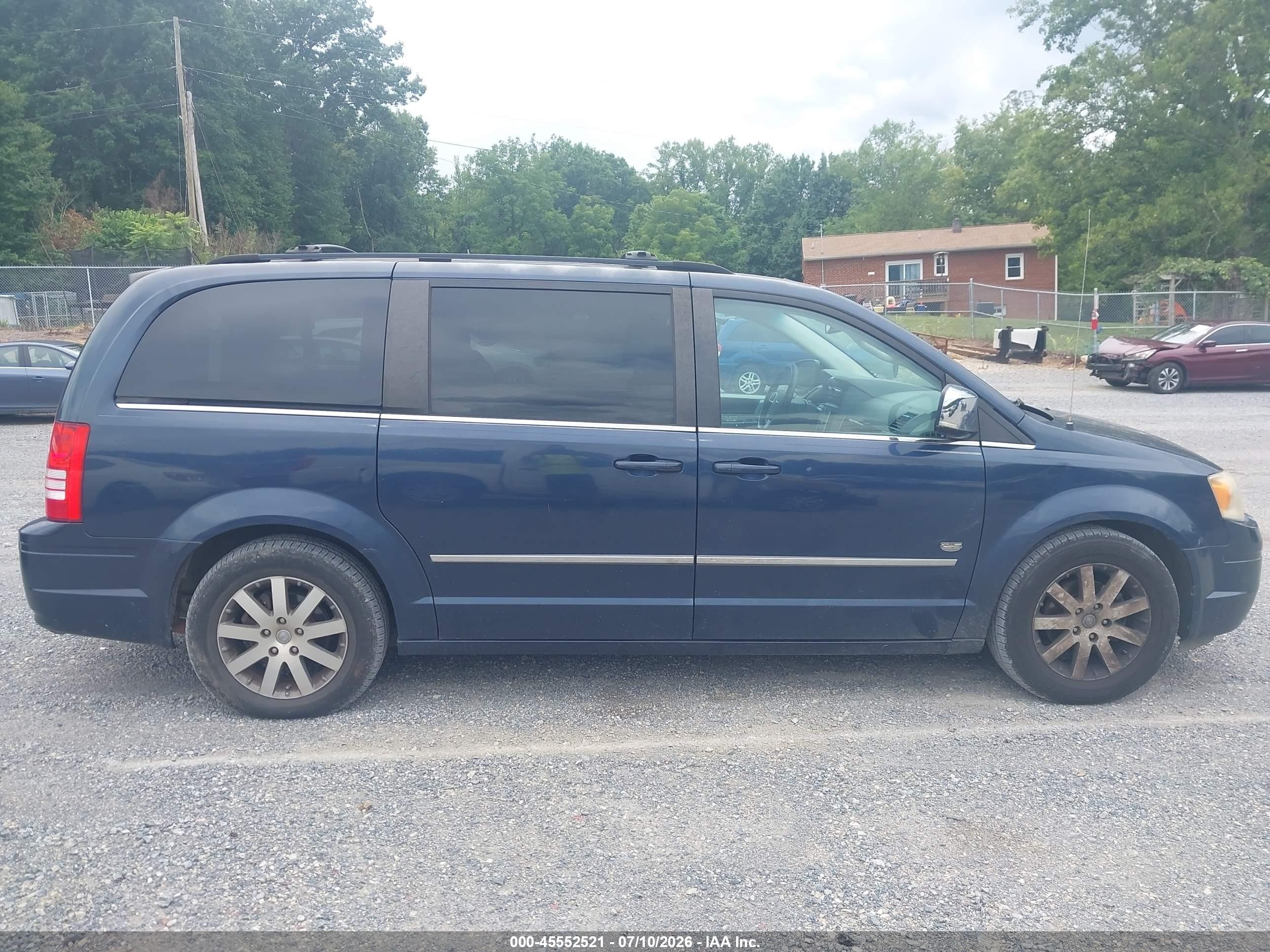 2009 Chrysler Town & Country Touring Blue vin: 2A8HR54169R676943