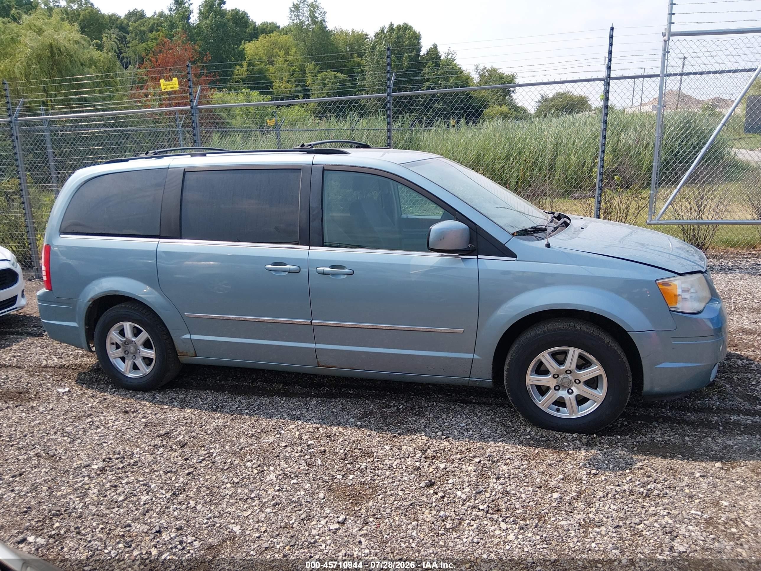 2009 Chrysler Town & Country Touring Бирюзовый vin: 2A8HR54179R504081