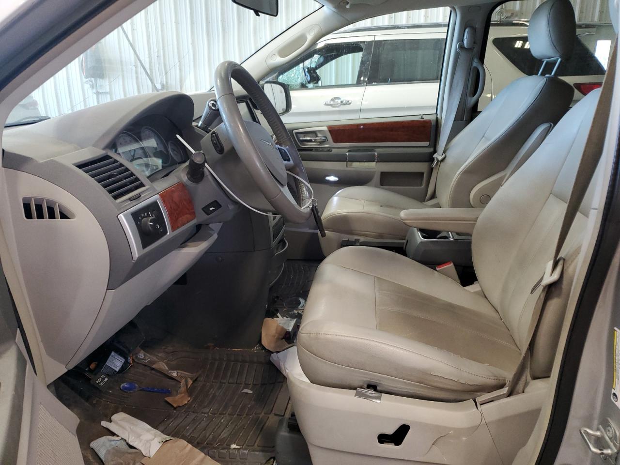 2009 Chrysler Town & Country Touring Серебряный vin: 2A8HR54179R525495