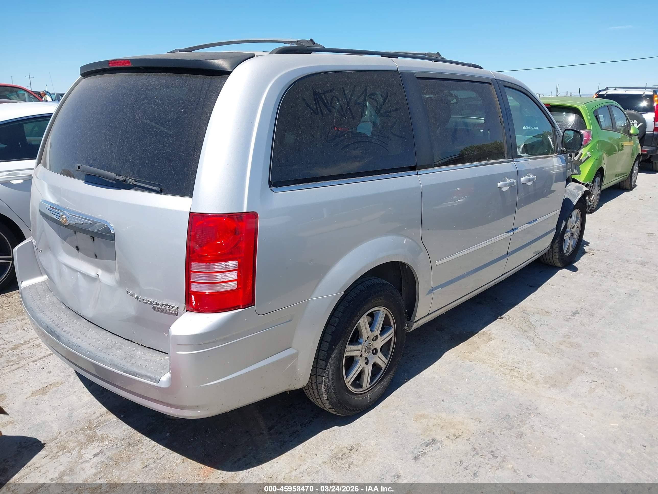 2009 Chrysler Town & Country Touring Silver vin: 2A8HR54179R533970