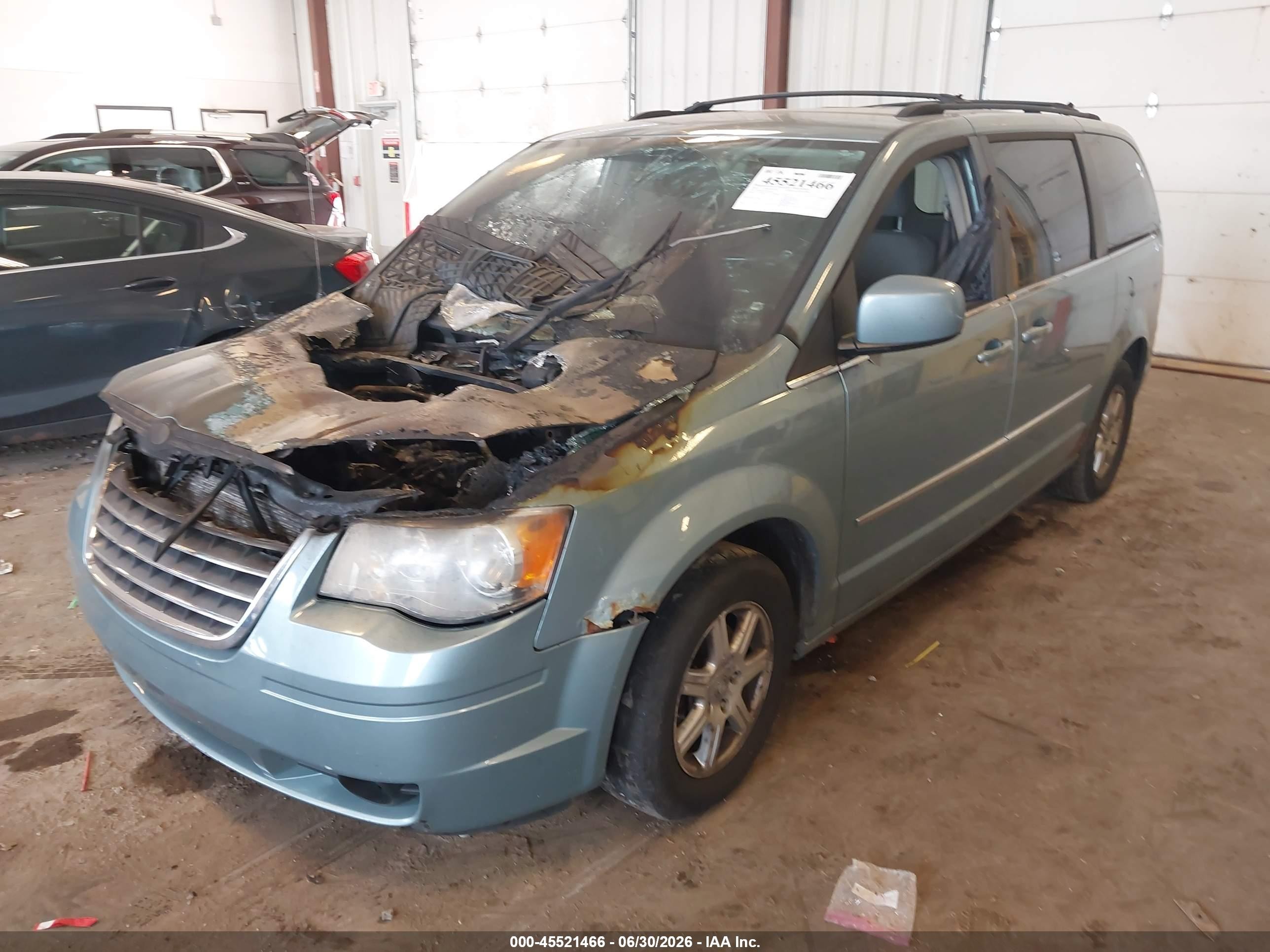 2009 Chrysler Town & Country Touring Blue vin: 2A8HR54179R558139