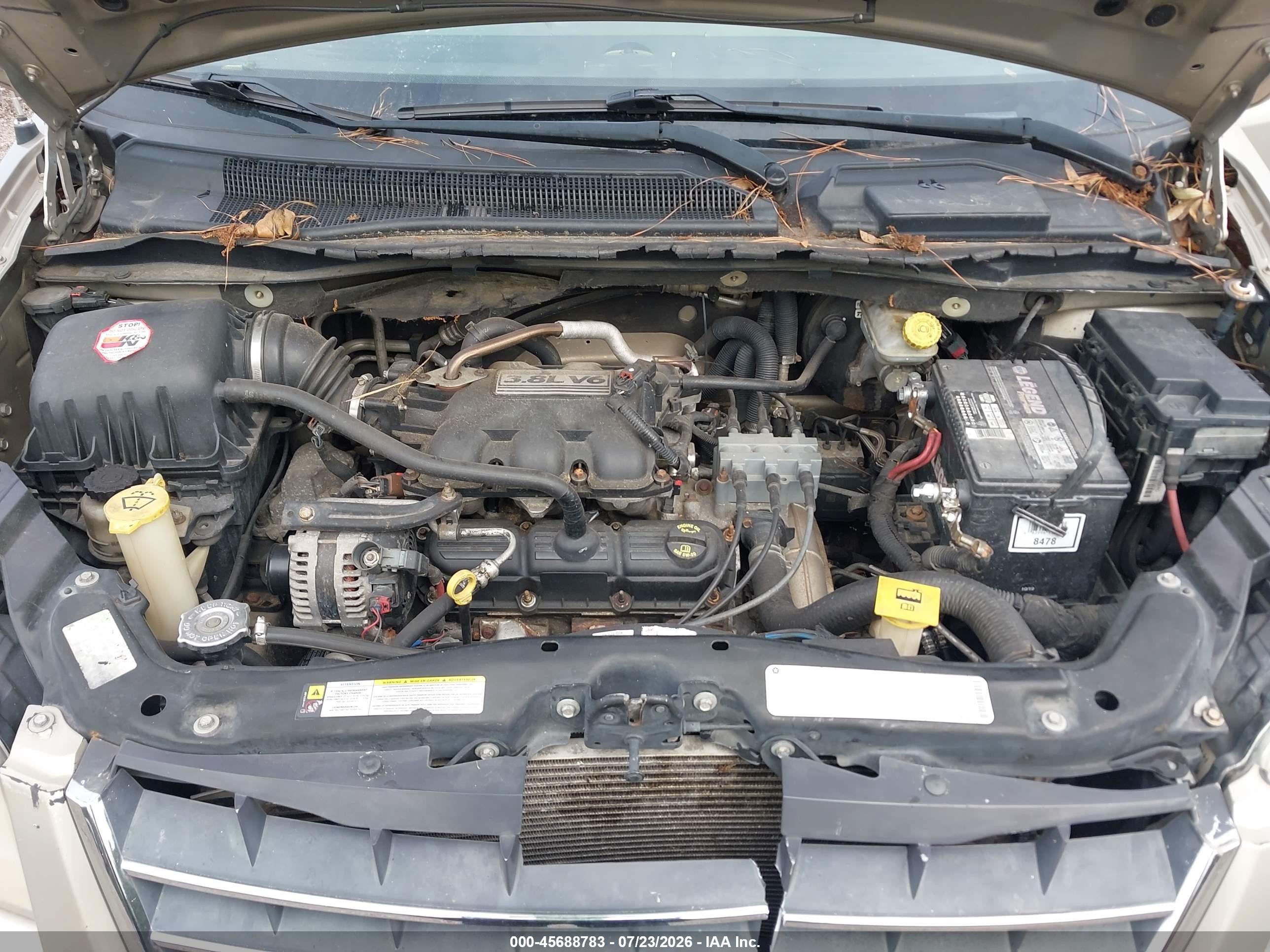 2009 Chrysler Town & Country Touring Золотой vin: 2A8HR54179R640033