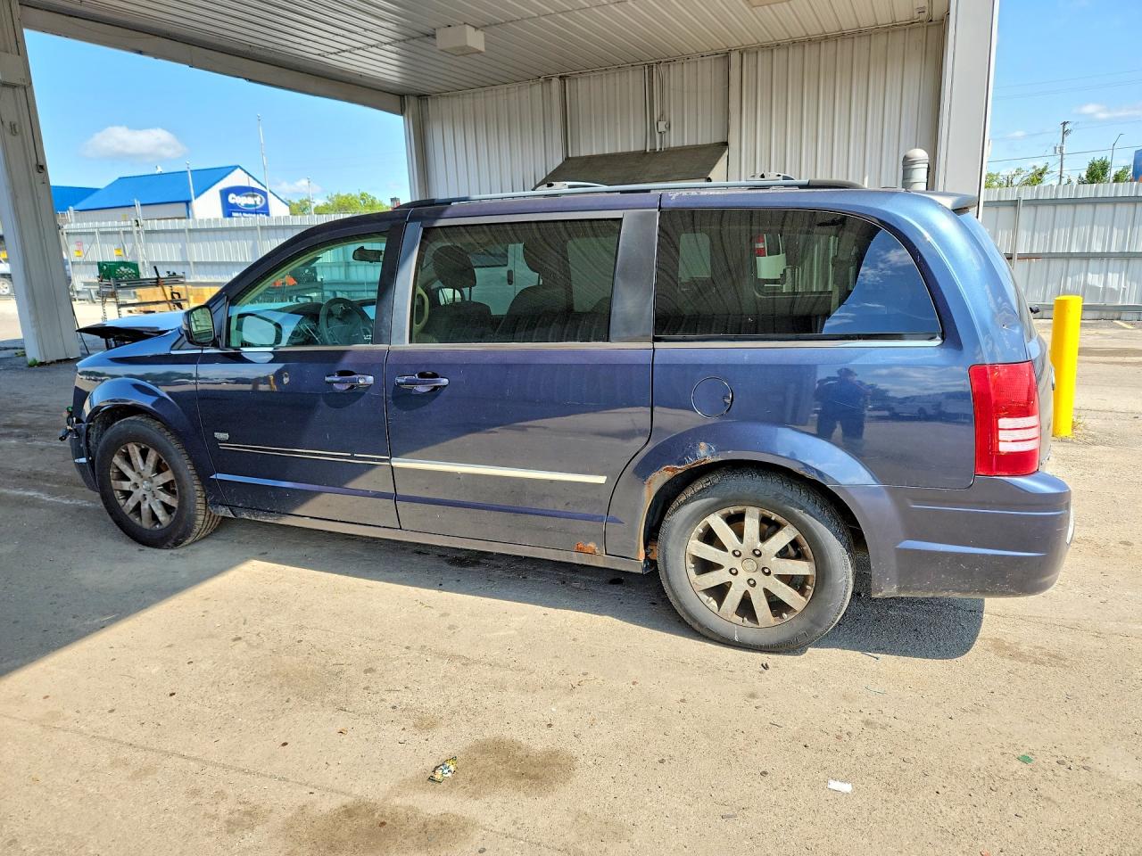 2009 Chrysler Town & Country Touring Blue vin: 2A8HR54189R635679