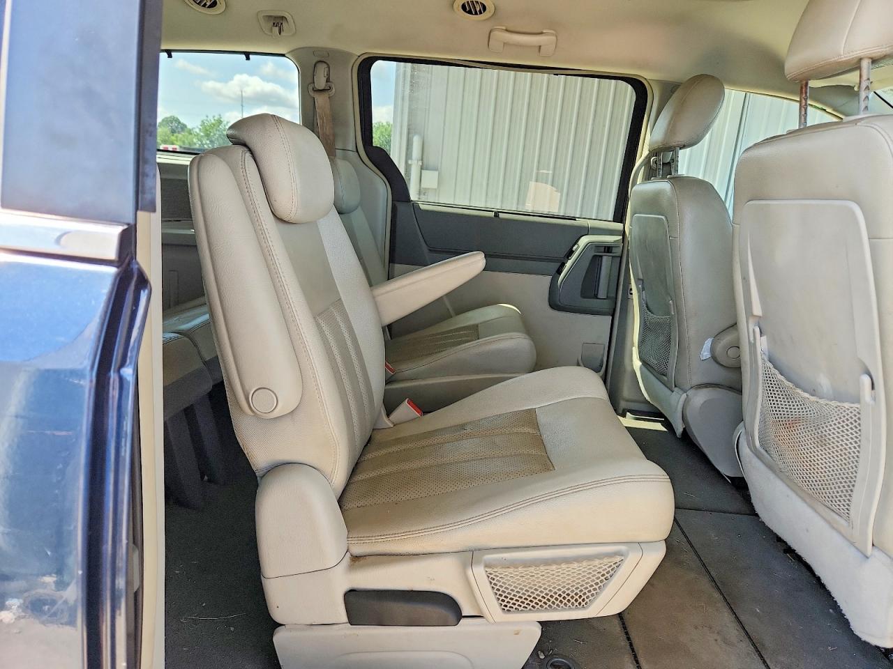 2009 Chrysler Town & Country Touring Blue vin: 2A8HR54189R635679