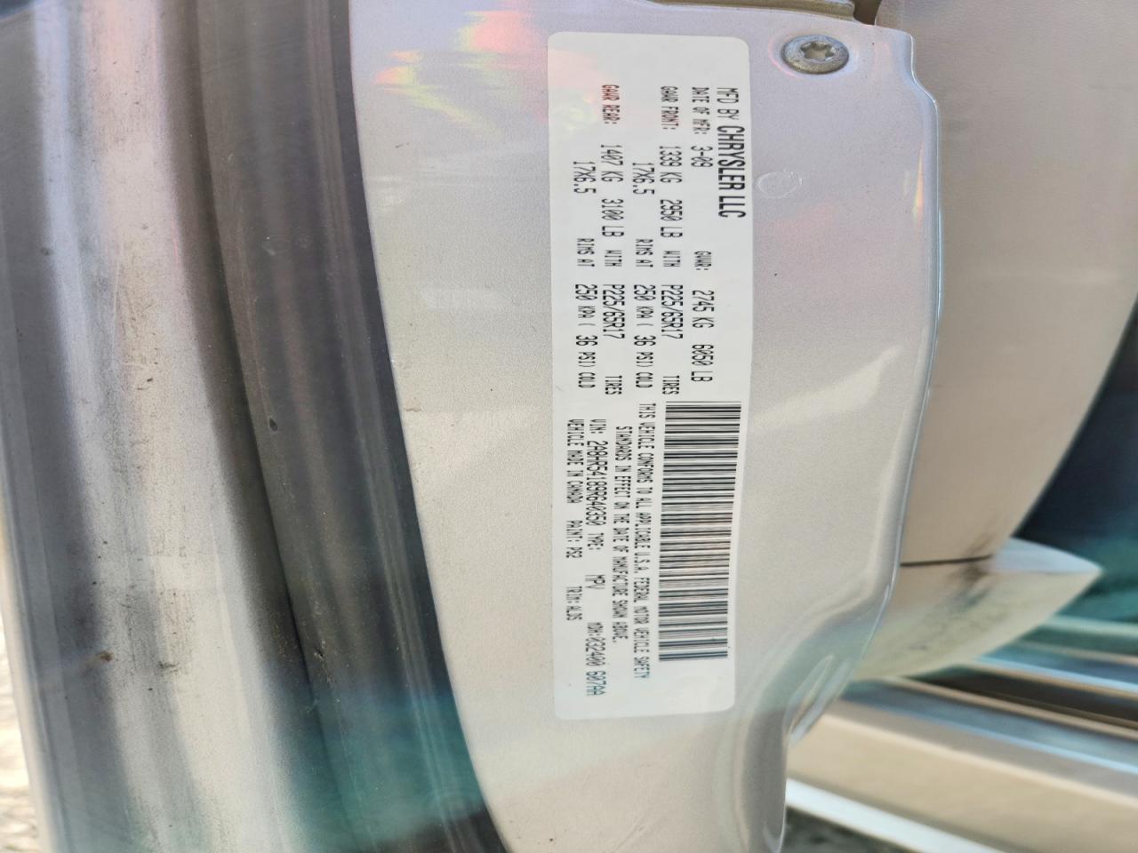 2009 Chrysler Town & Country Touring Silver vin: 2A8HR54189R640350