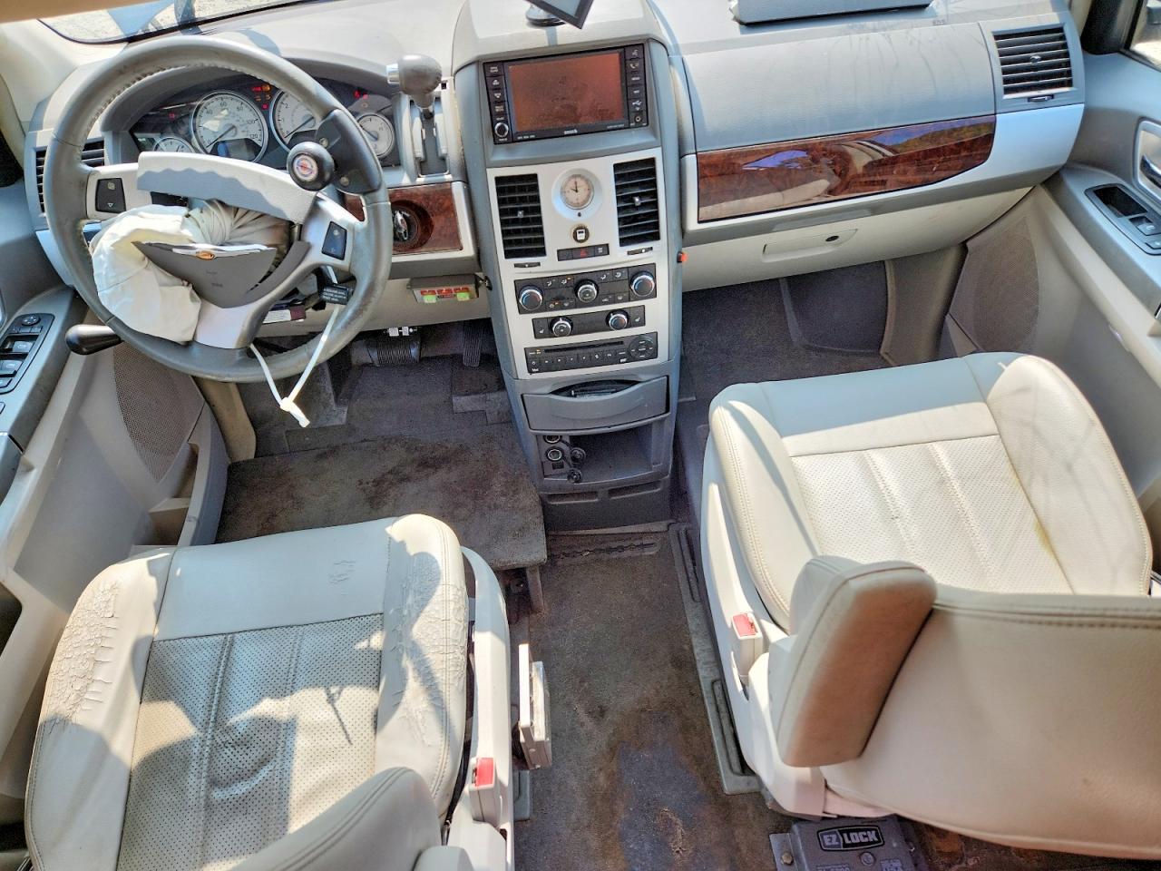 2009 Chrysler Town & Country Touring Silver vin: 2A8HR54189R640350