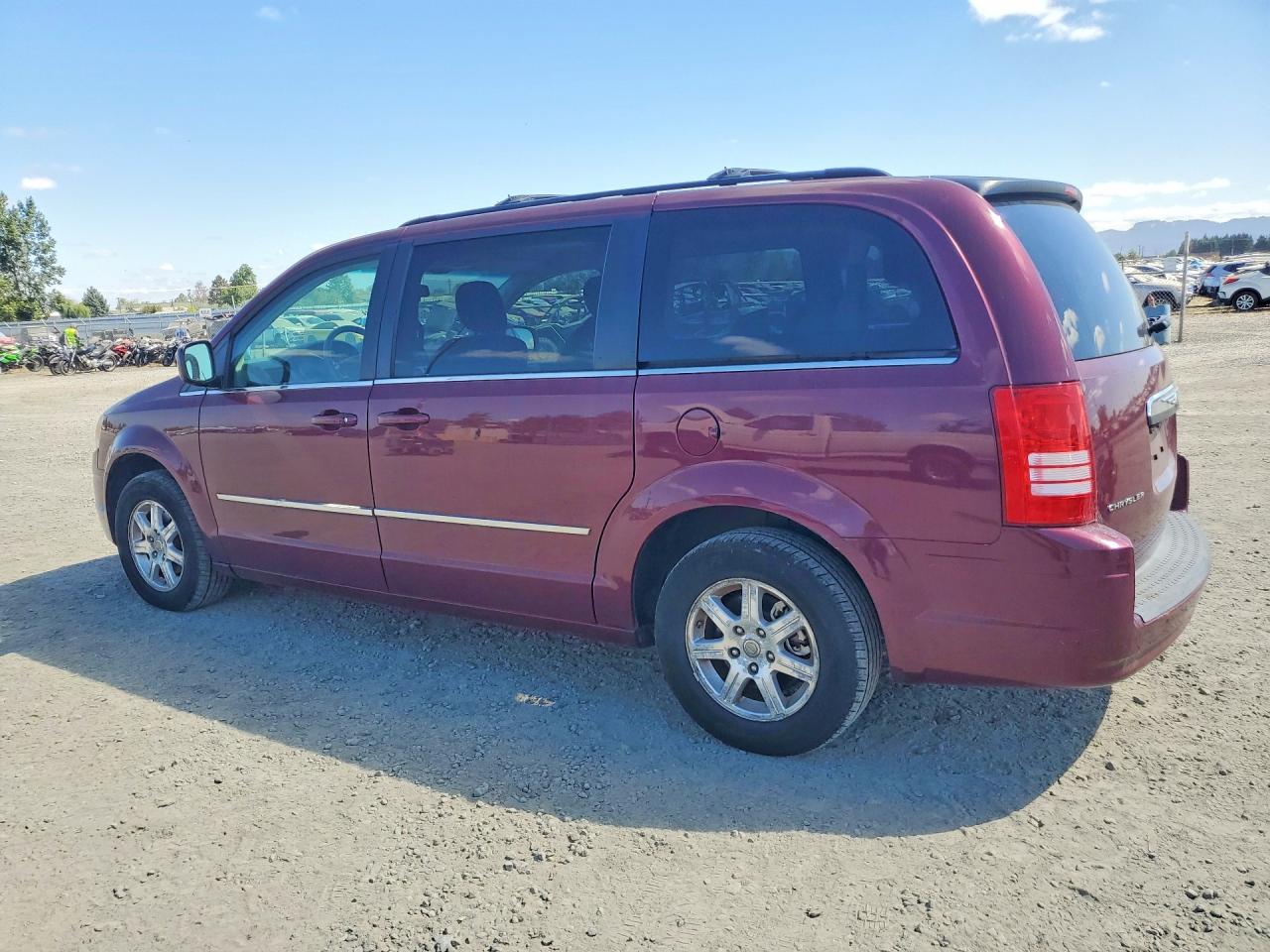 2009 Chrysler Town & Country Touring Темно-бордовый vin: 2A8HR541X9R509775