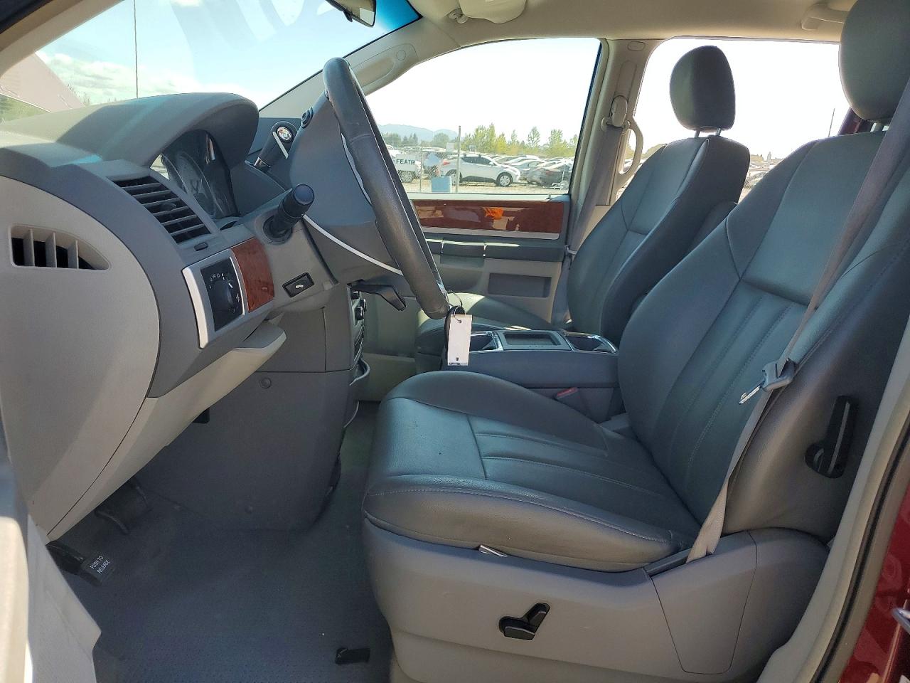 2009 Chrysler Town & Country Touring Темно-бордовый vin: 2A8HR541X9R509775