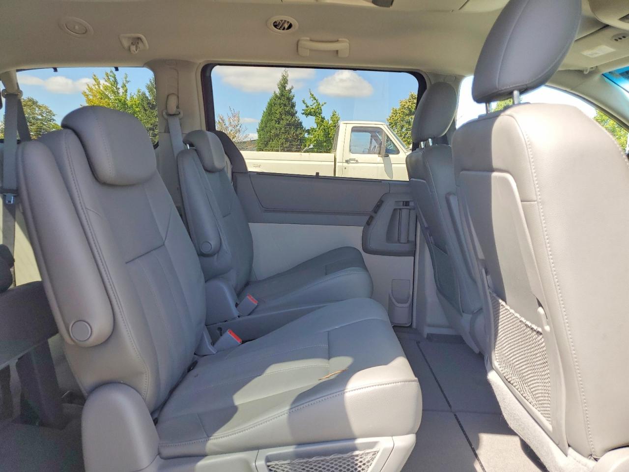 2009 Chrysler Town & Country Touring Темно-бордовый vin: 2A8HR541X9R509775