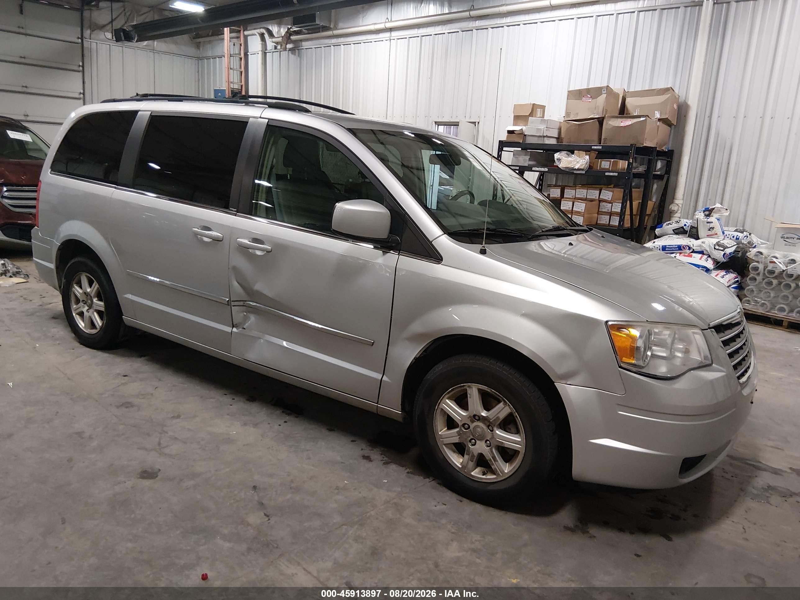 2009 Chrysler Town & Country Touring Silver vin: 2A8HR541X9R529296