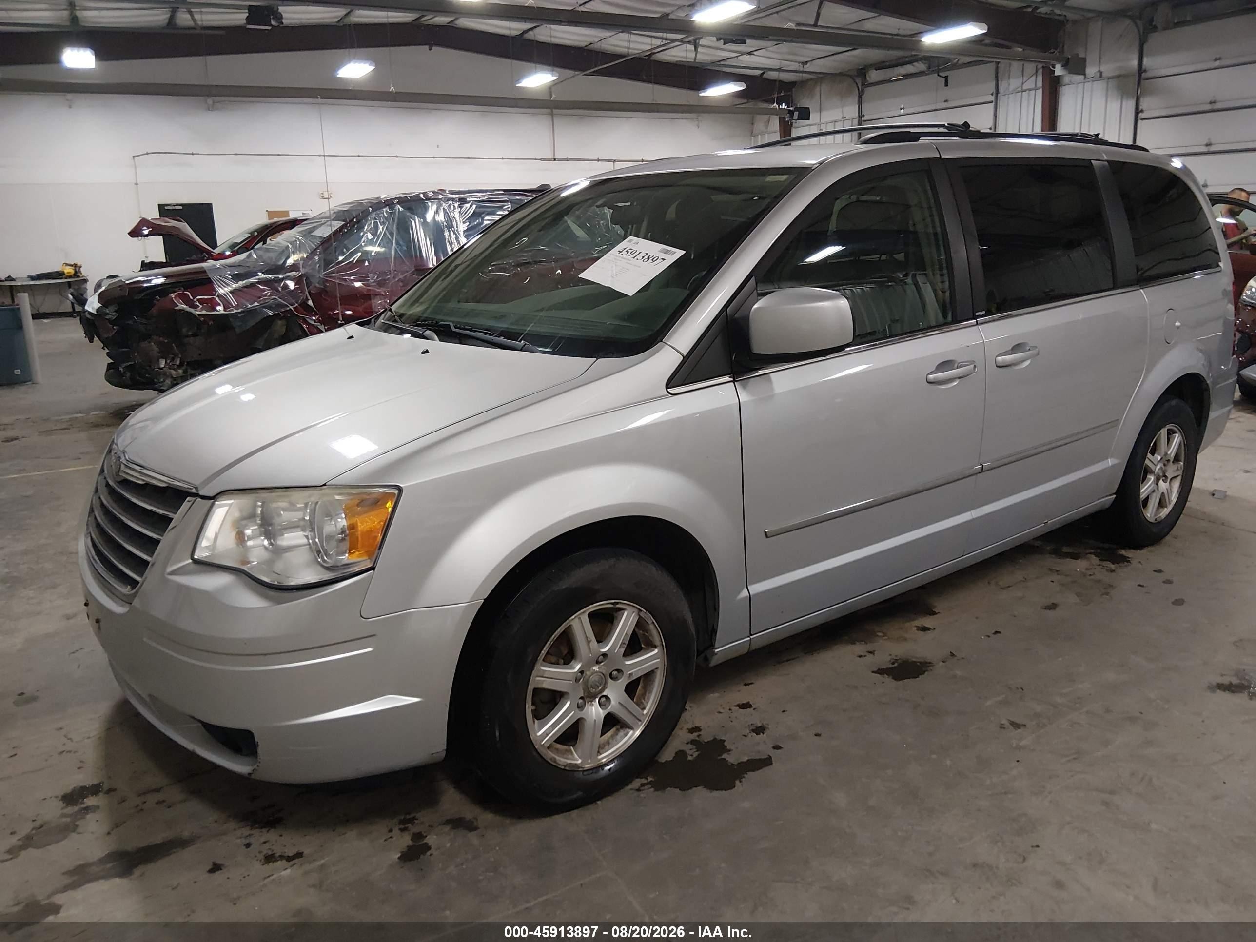 2009 Chrysler Town & Country Touring Silver vin: 2A8HR541X9R529296