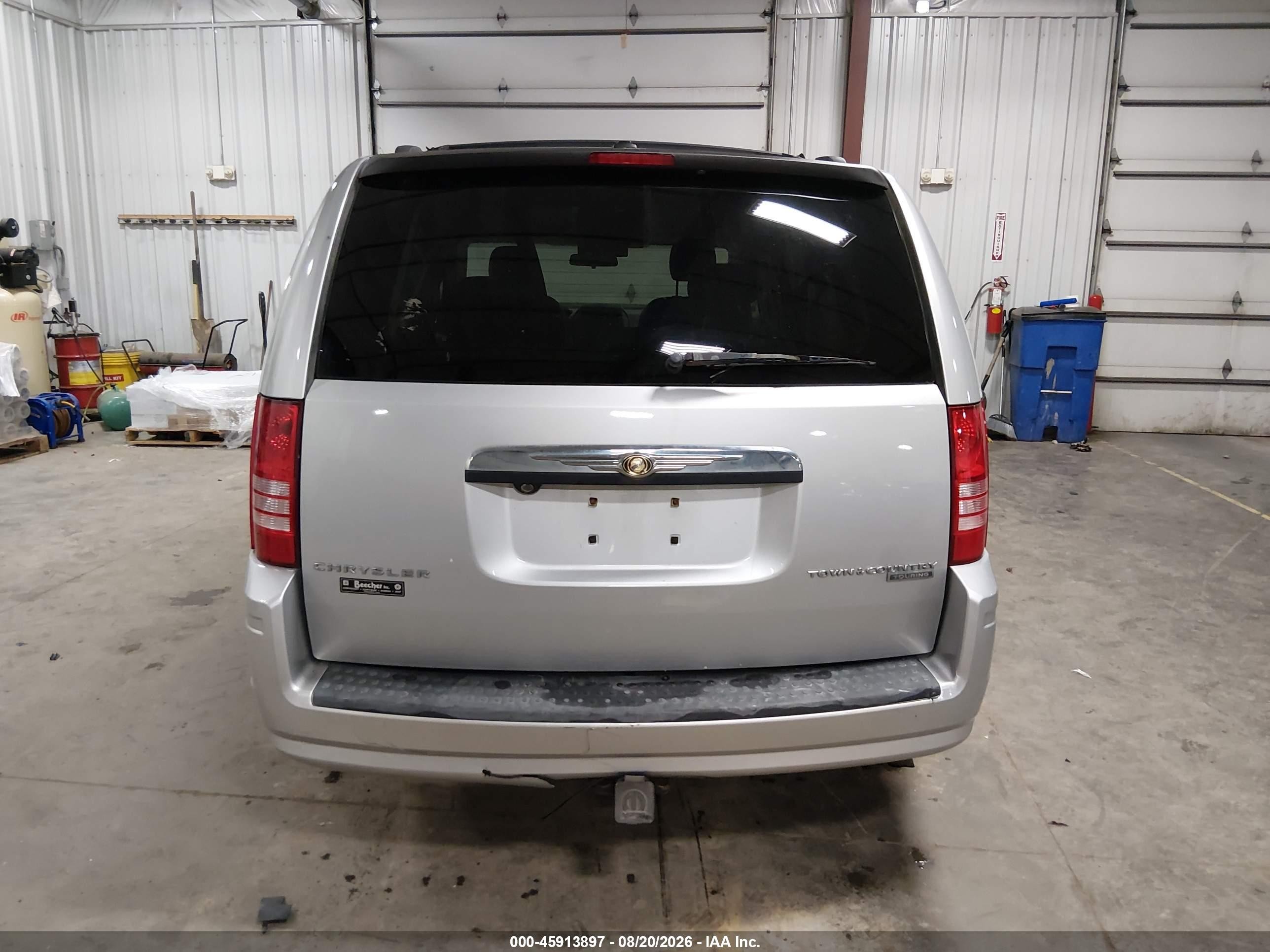 2009 Chrysler Town & Country Touring Silver vin: 2A8HR541X9R529296