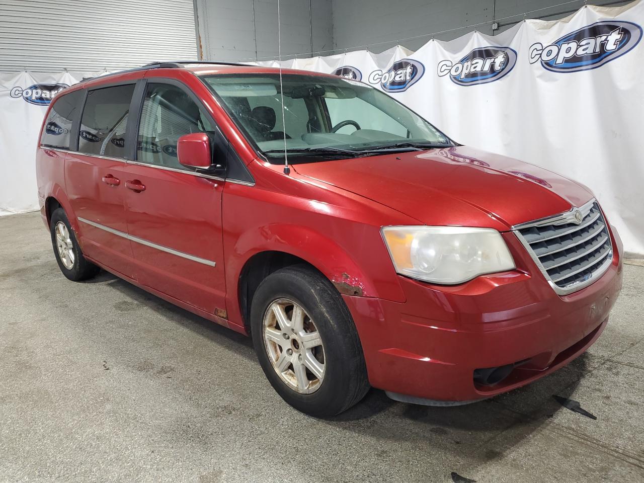 2009 Chrysler Town & Country Touring Red vin: 2A8HR541X9R547779 Damage: Right Qtr Panel, Rust, 9 To 10 Inches