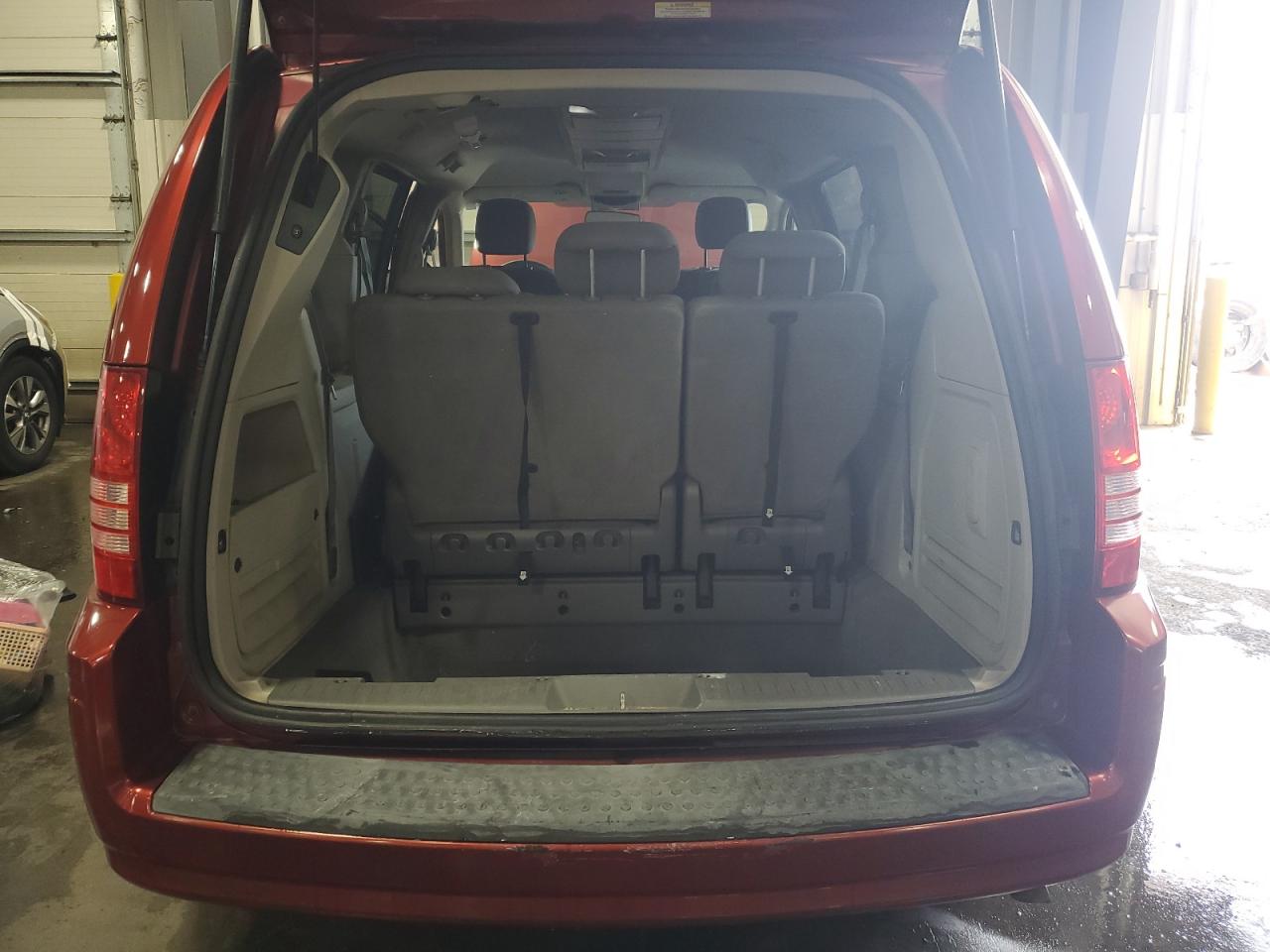 2009 Chrysler Town & Country Touring Red vin: 2A8HR541X9R547779 Damage: Rear Bumper, Multiple Scratches Heavy, 3