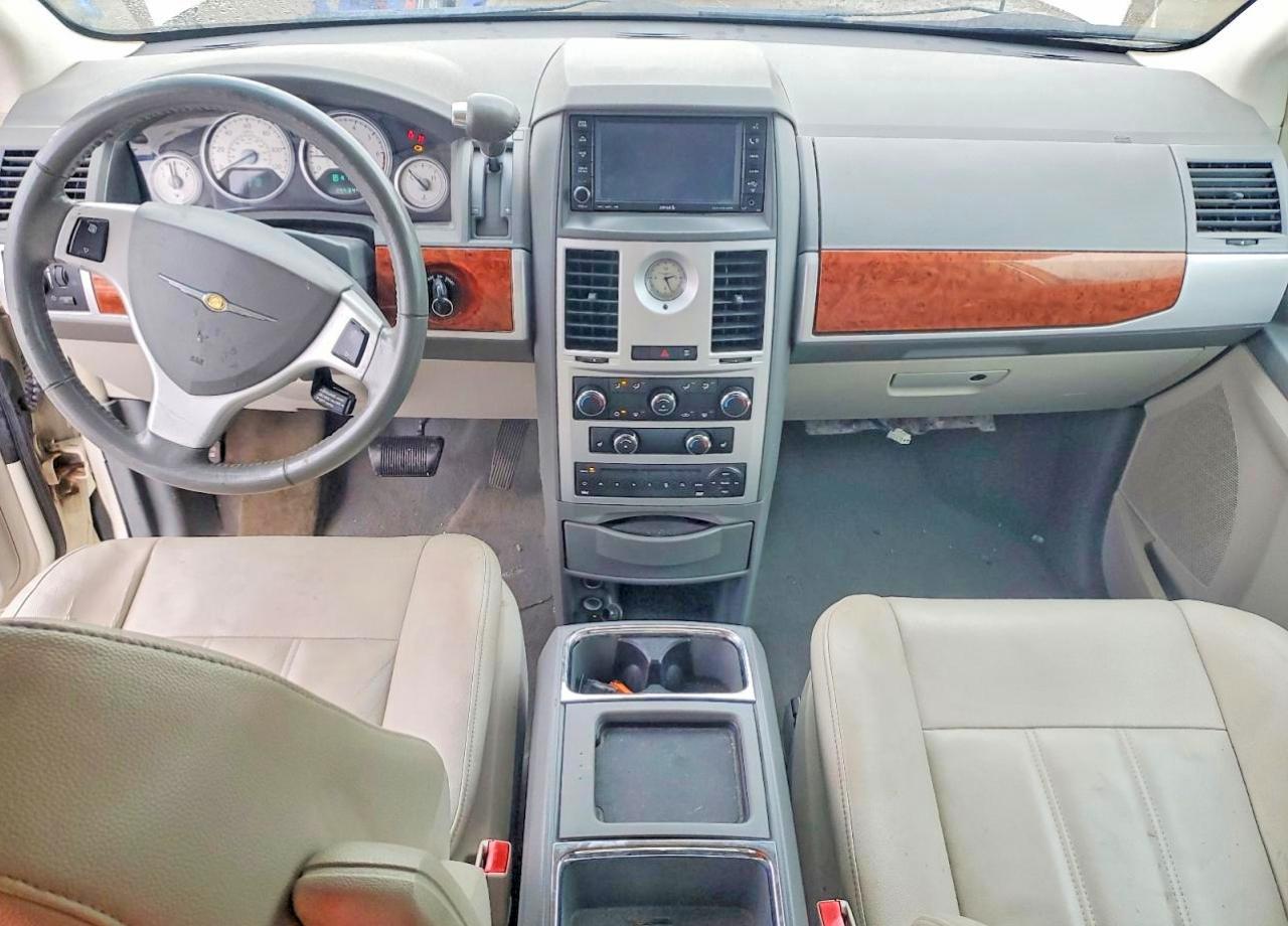 2009 Chrysler Town & Country Touring White vin: 2A8HR541X9R594584
