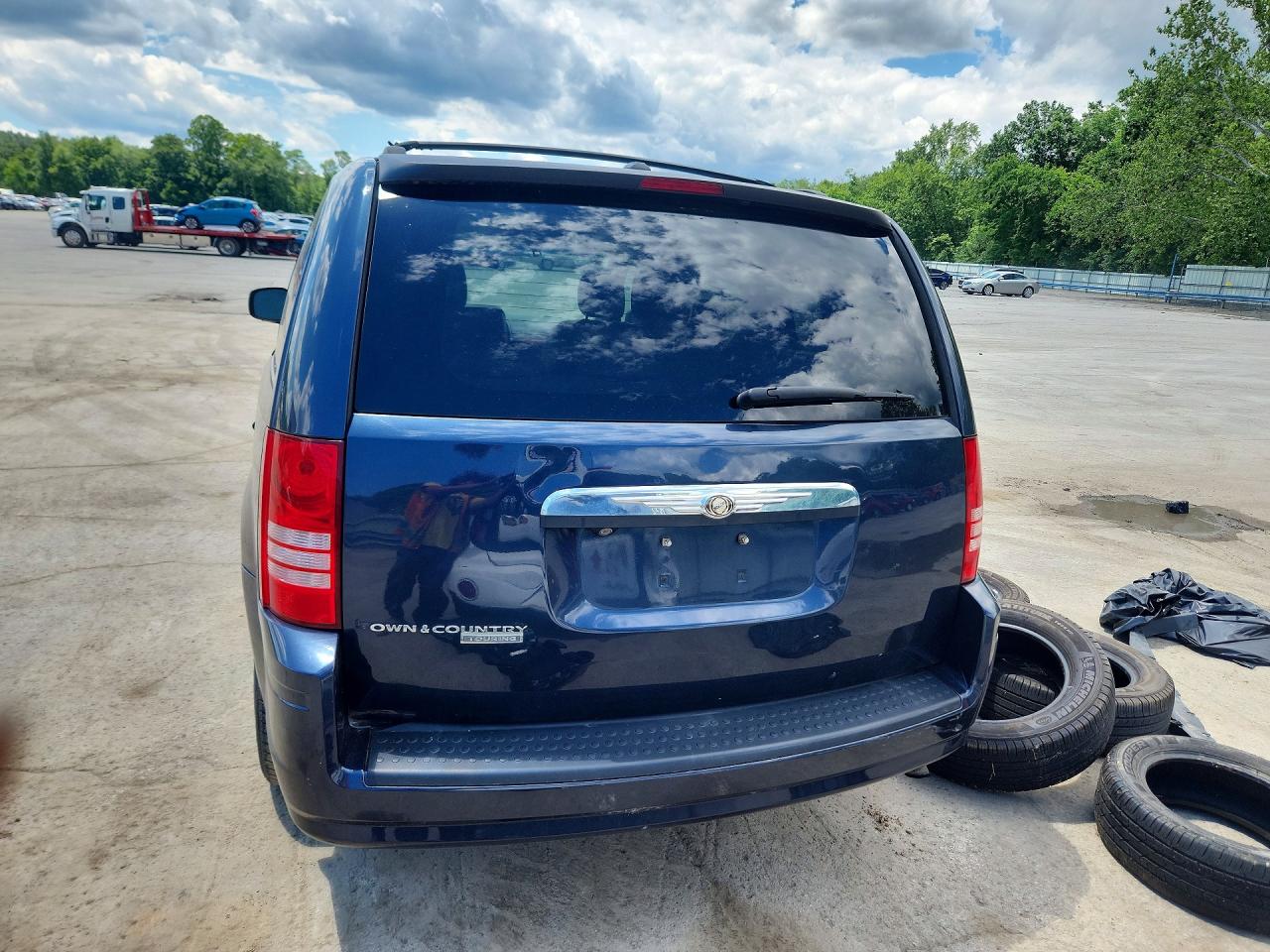 2008 Chrysler Town & Country Touring Blue vin: 2A8HR54P08R684331