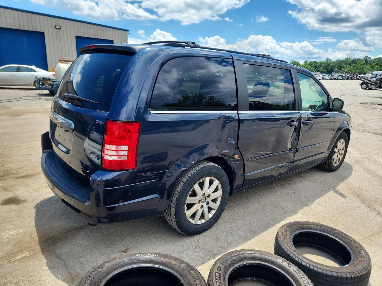 2008 Chrysler Town & Country Touring Blue vin: 2A8HR54P08R684331