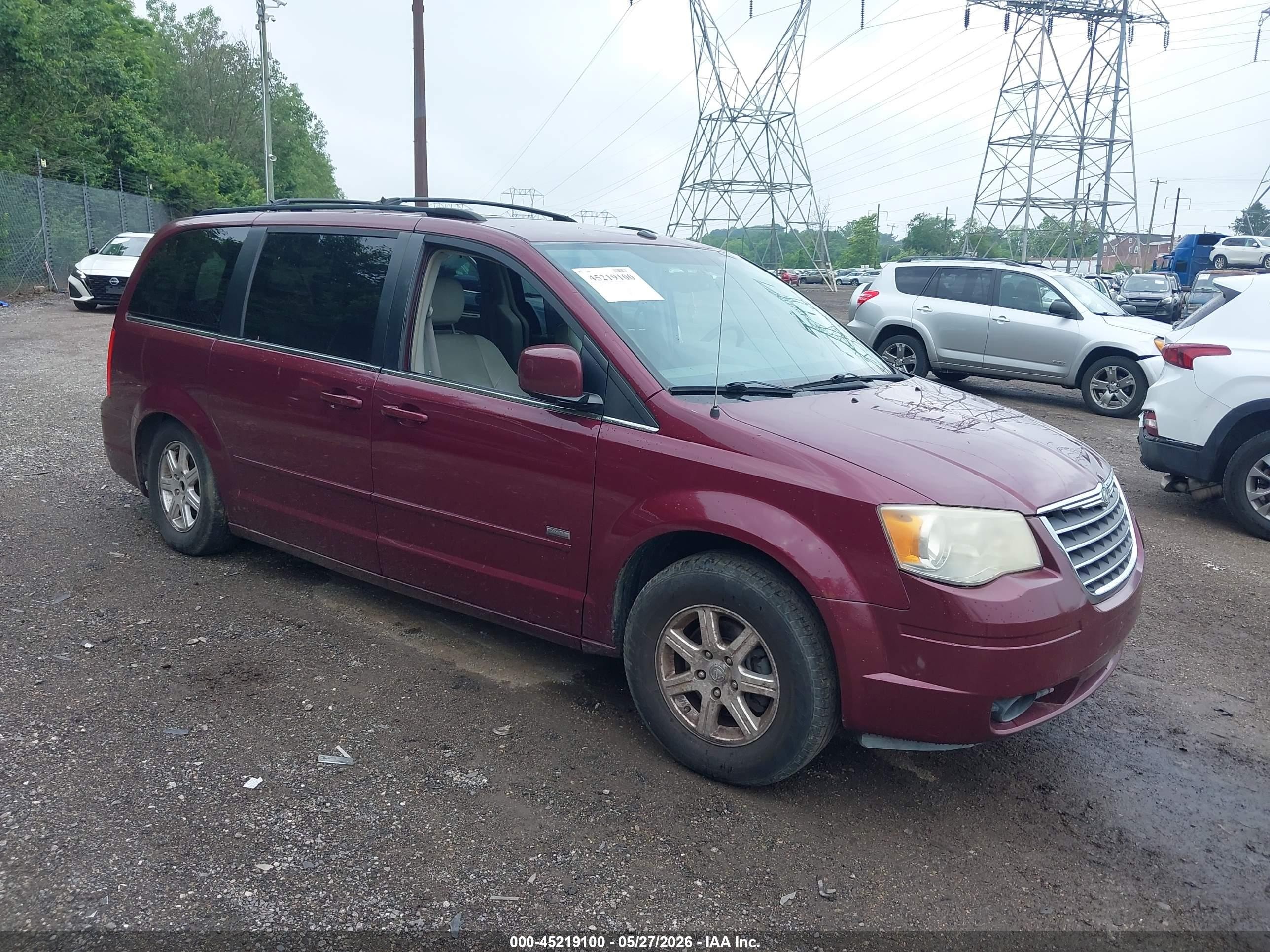 2008 Chrysler Town & Country Touring Maroon vin: 2A8HR54P08R709115