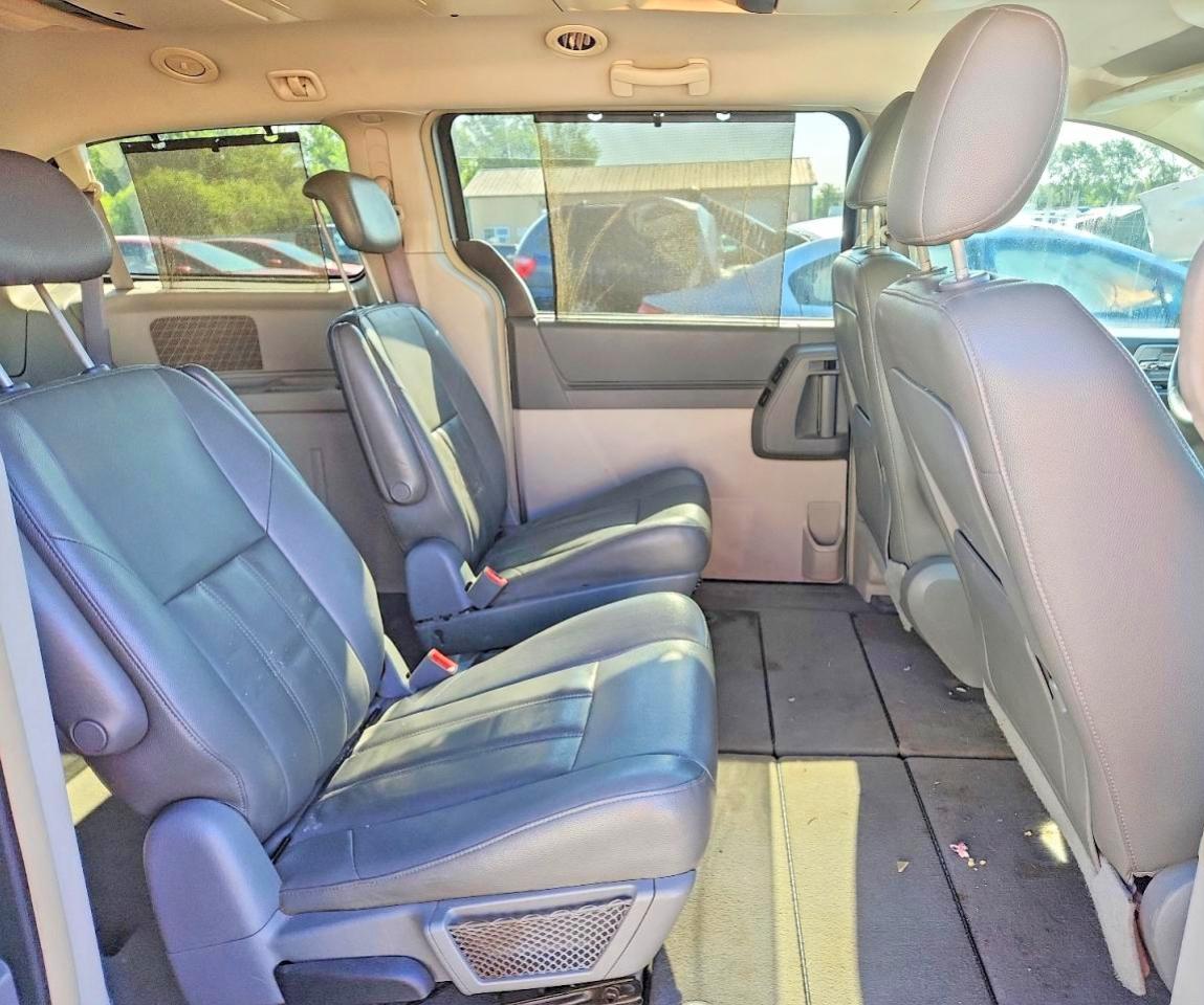 2008 Chrysler Town & Country Touring Blue vin: 2A8HR54P08R709261