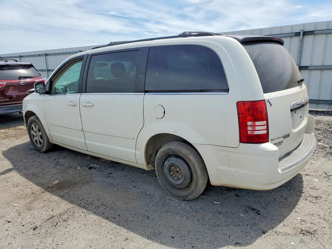 2008 Chrysler Town & Country Touring Белый vin: 2A8HR54P18R141408