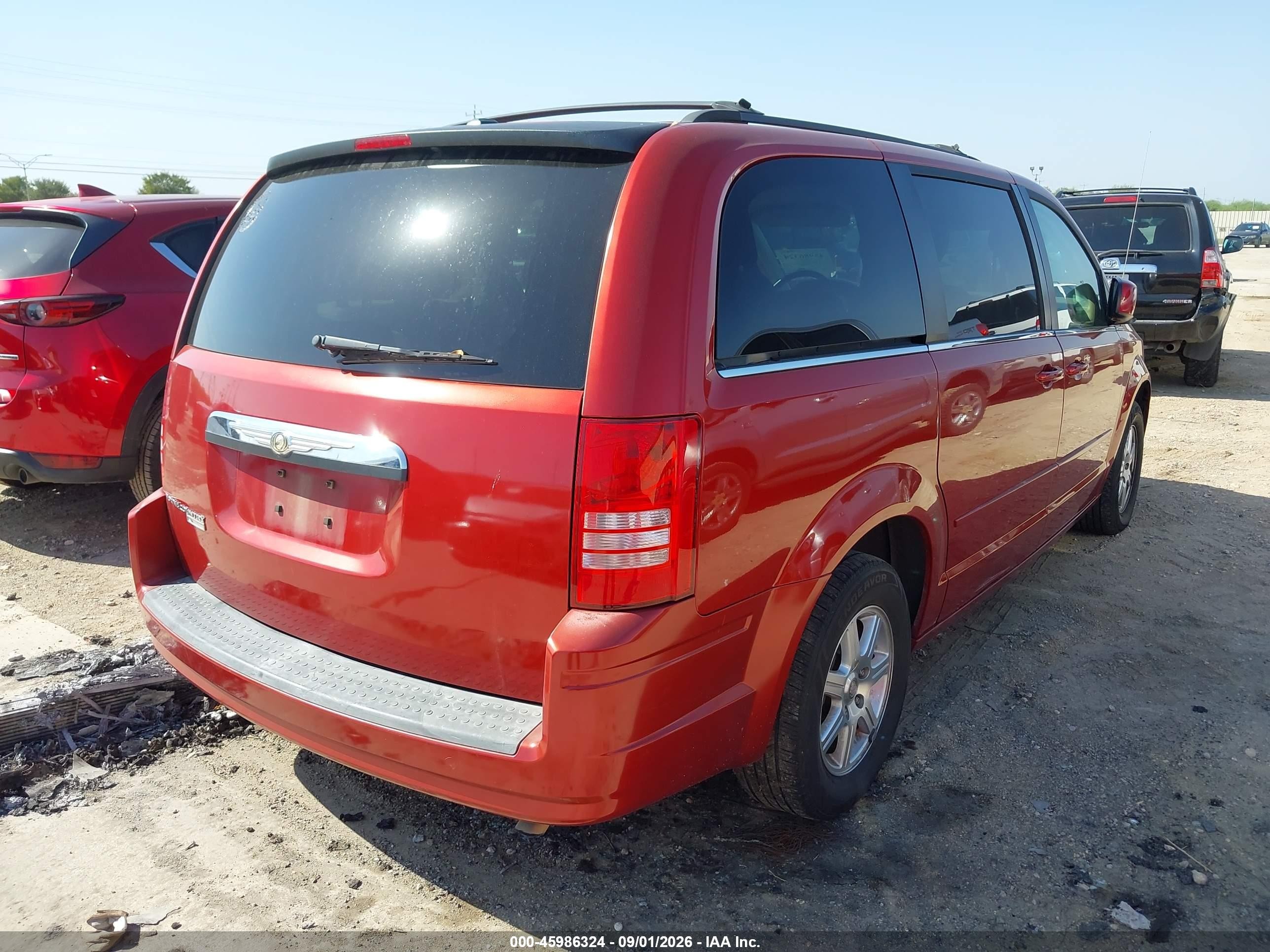 2008 Chrysler Town & Country Touring Red vin: 2A8HR54P18R834723