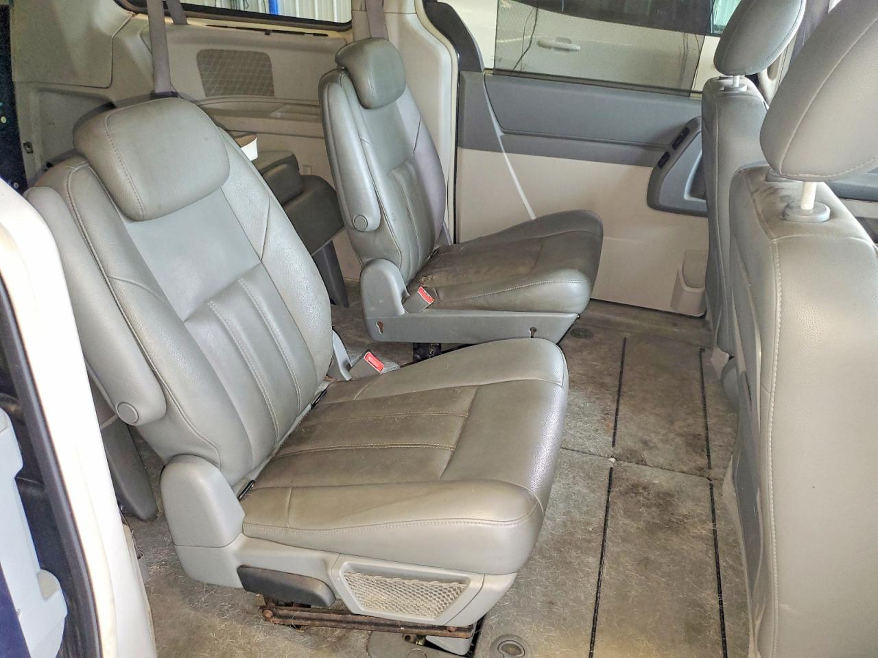 2008 Chrysler Town & Country Touring Blue vin: 2A8HR54P18R842790