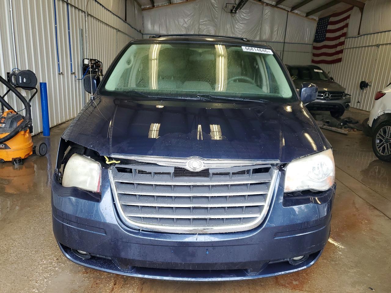 2008 Chrysler Town & Country Touring Blue vin: 2A8HR54P18R842790