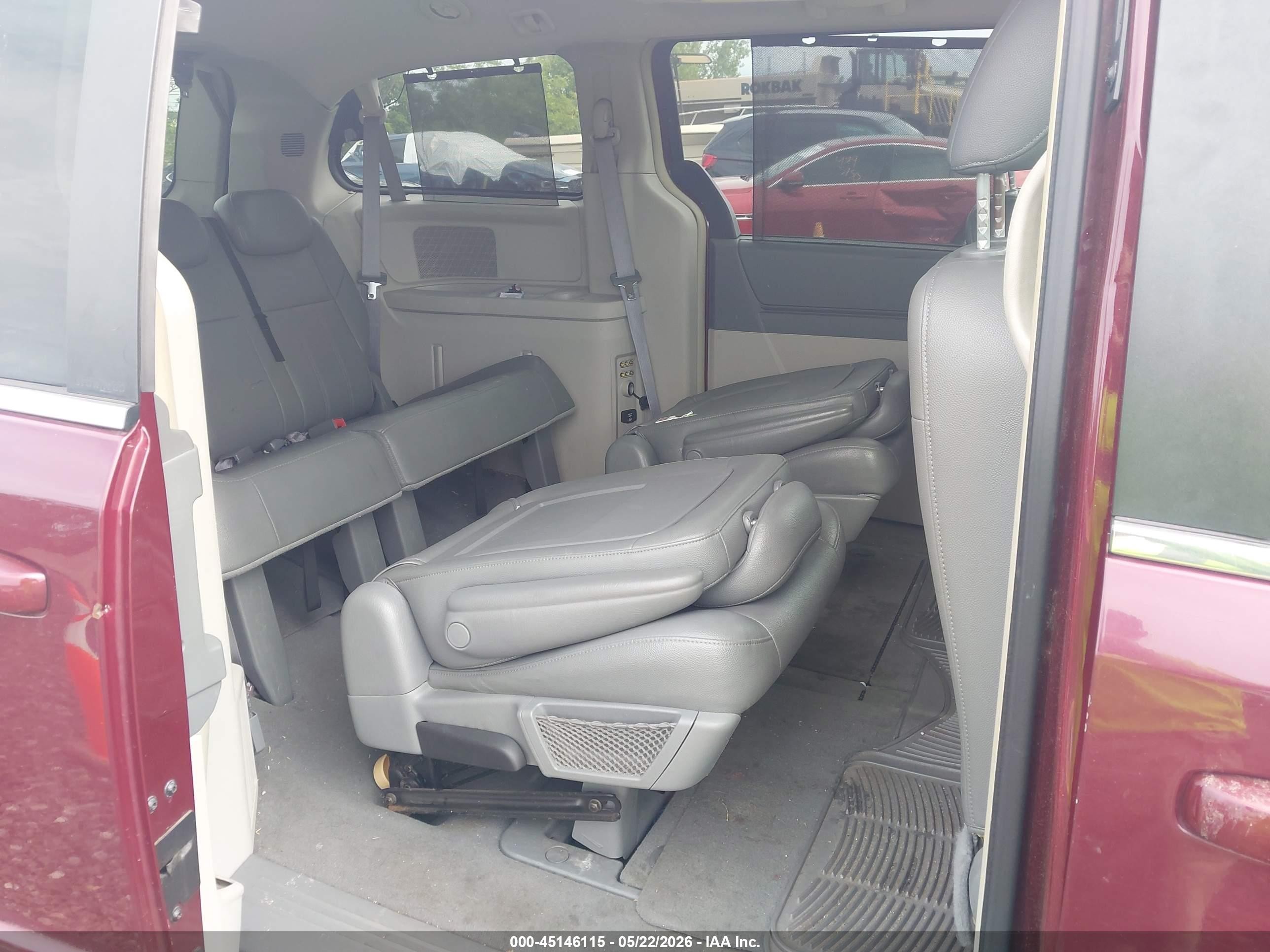 2008 Chrysler Town & Country Touring Бордовый vin: 2A8HR54P28R662458