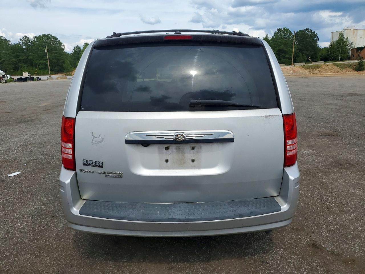 2008 Chrysler Town & Country Touring Silver vin: 2A8HR54P28R714221