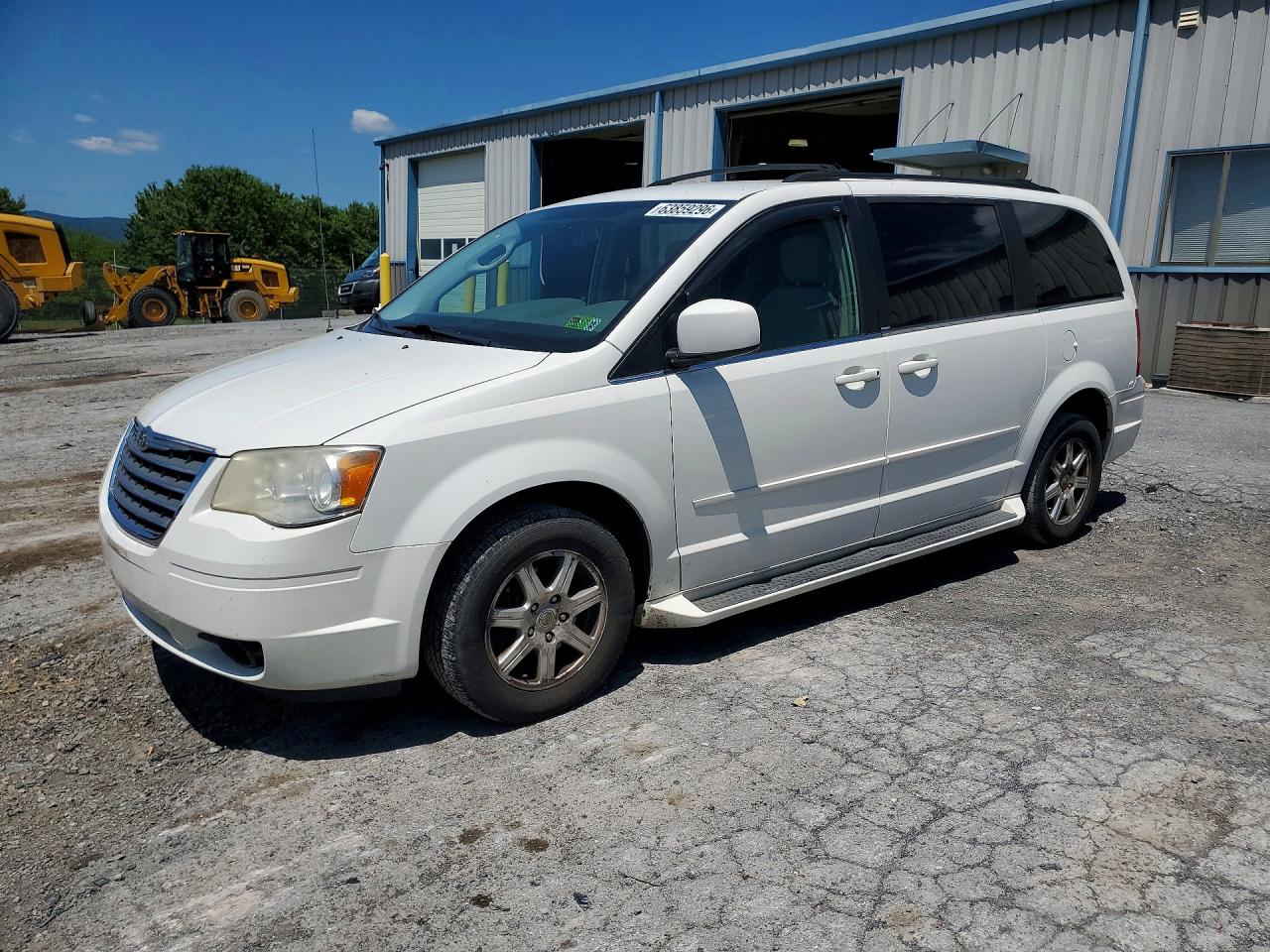 2008 Chrysler Town & Country Touring White vin: 2A8HR54P28R842703