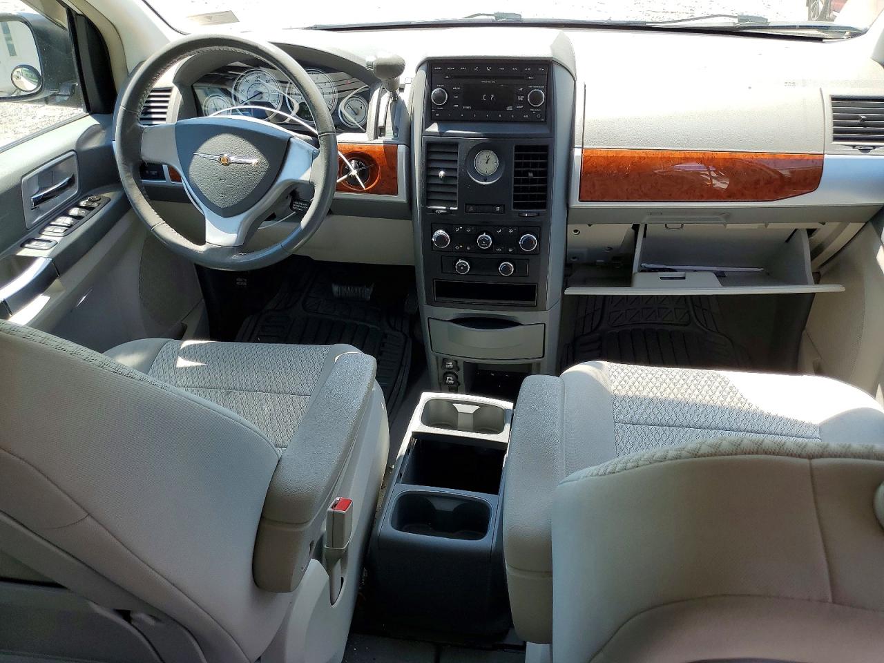 2008 Chrysler Town & Country Touring White vin: 2A8HR54P28R842703