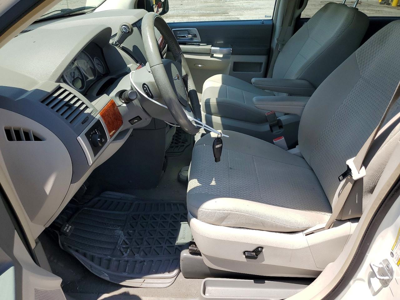 2008 Chrysler Town & Country Touring White vin: 2A8HR54P28R842703