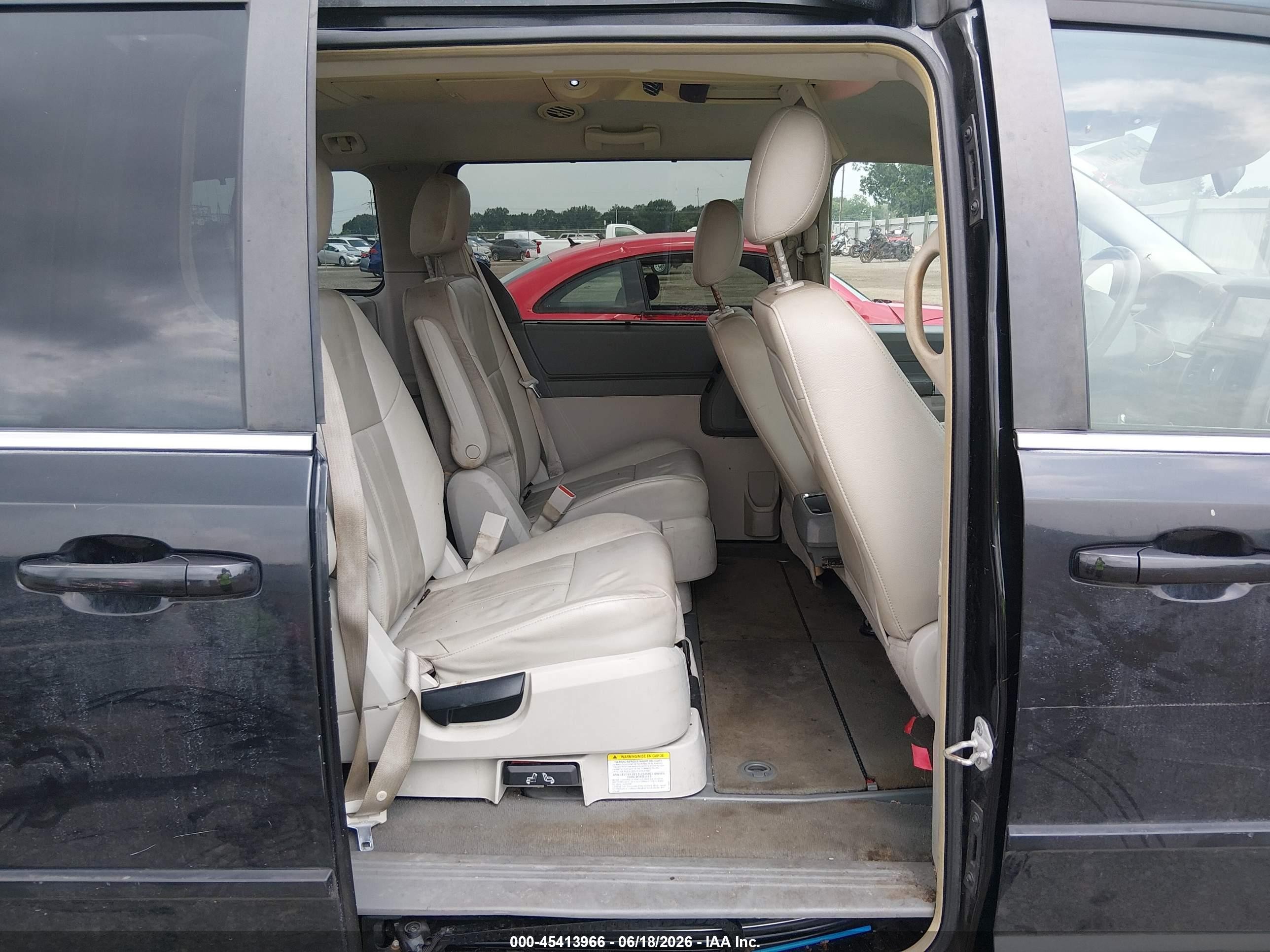 2008 Chrysler Town & Country Touring Black vin: 2A8HR54P38R651582