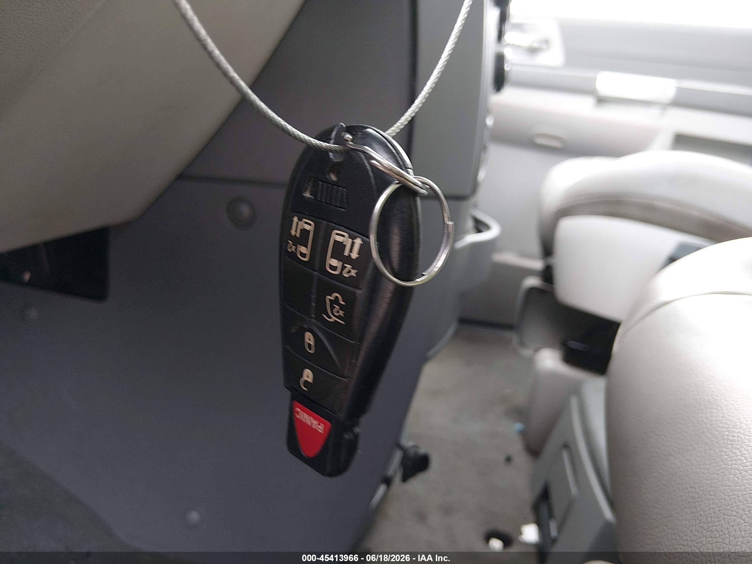2008 Chrysler Town & Country Touring Black vin: 2A8HR54P38R651582