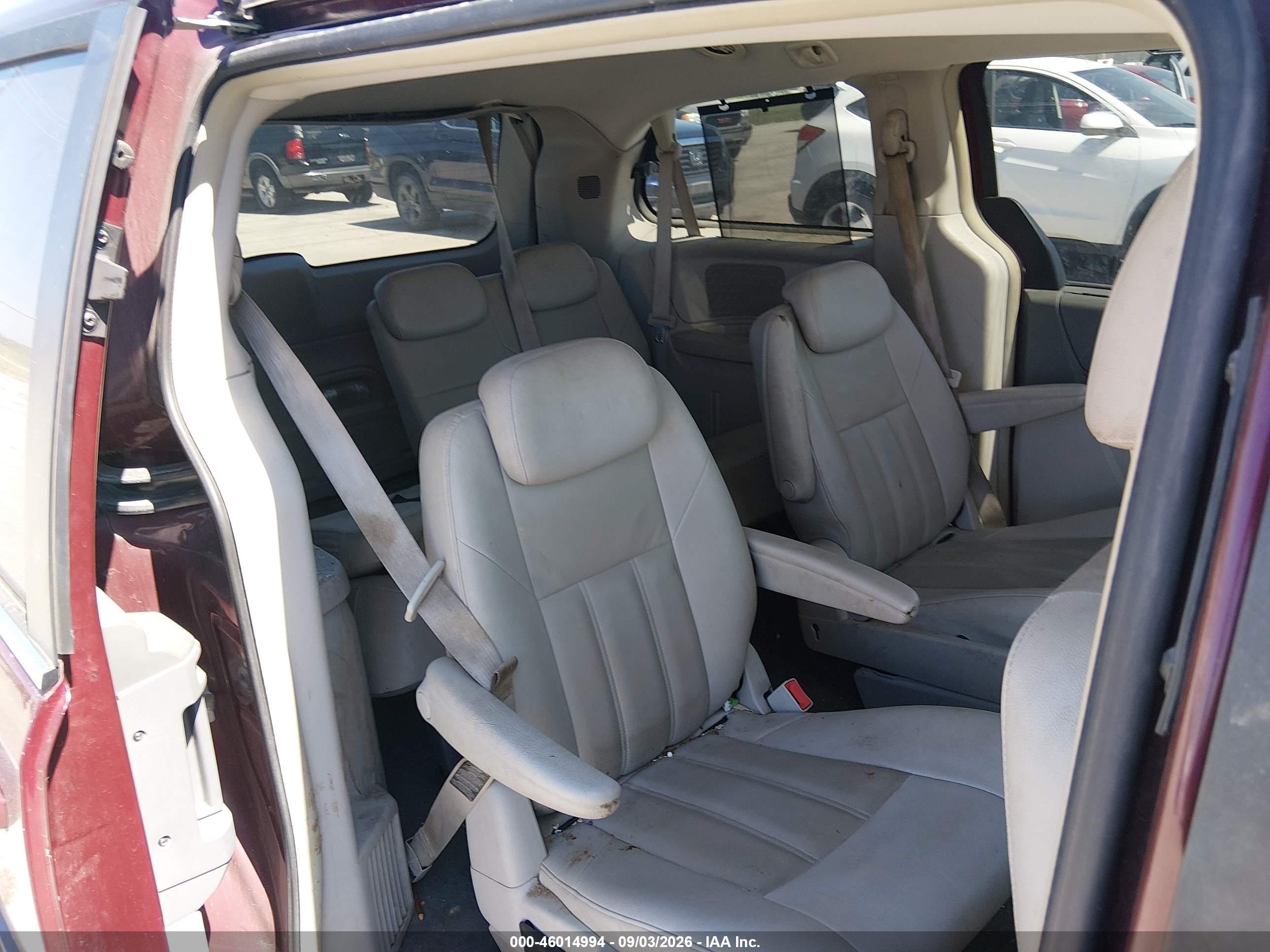 2008 Chrysler Town & Country Touring Purple vin: 2A8HR54P38R717161