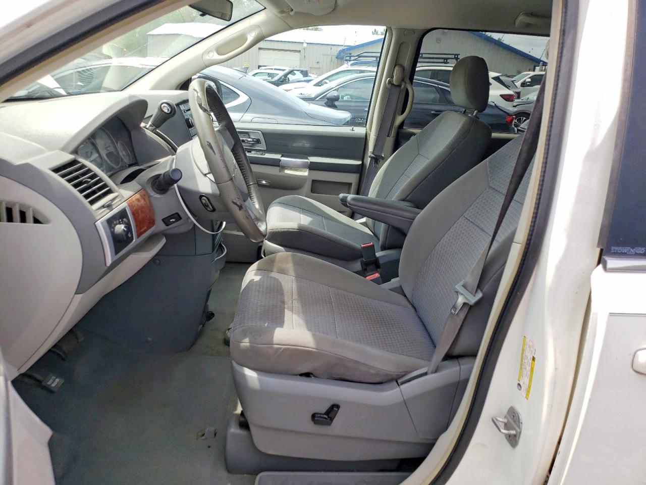 2008 Chrysler Town & Country Touring Белый vin: 2A8HR54P48R652837