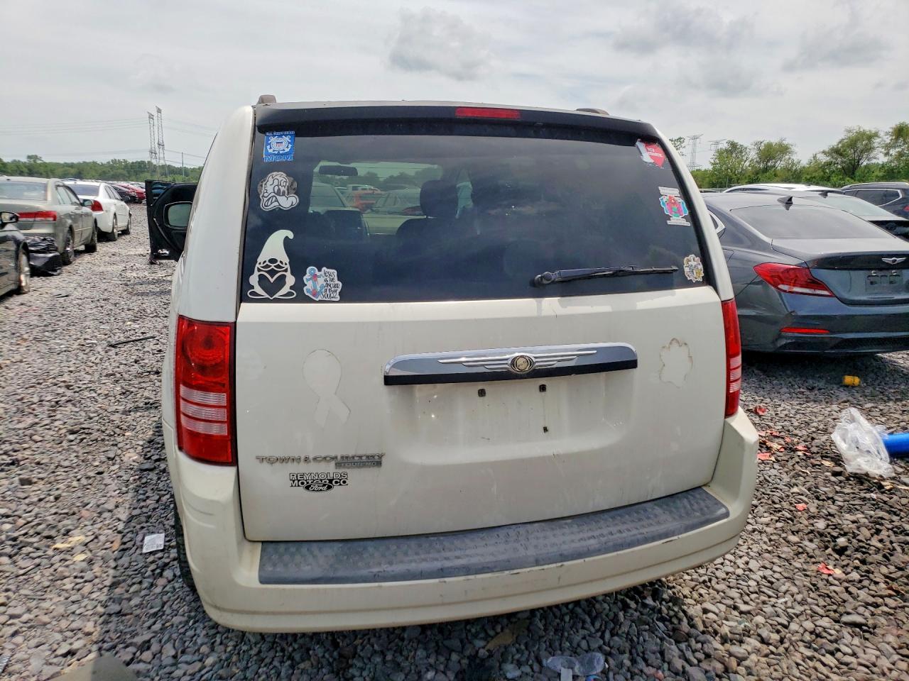 2008 Chrysler Town & Country Touring Белый vin: 2A8HR54P48R652837