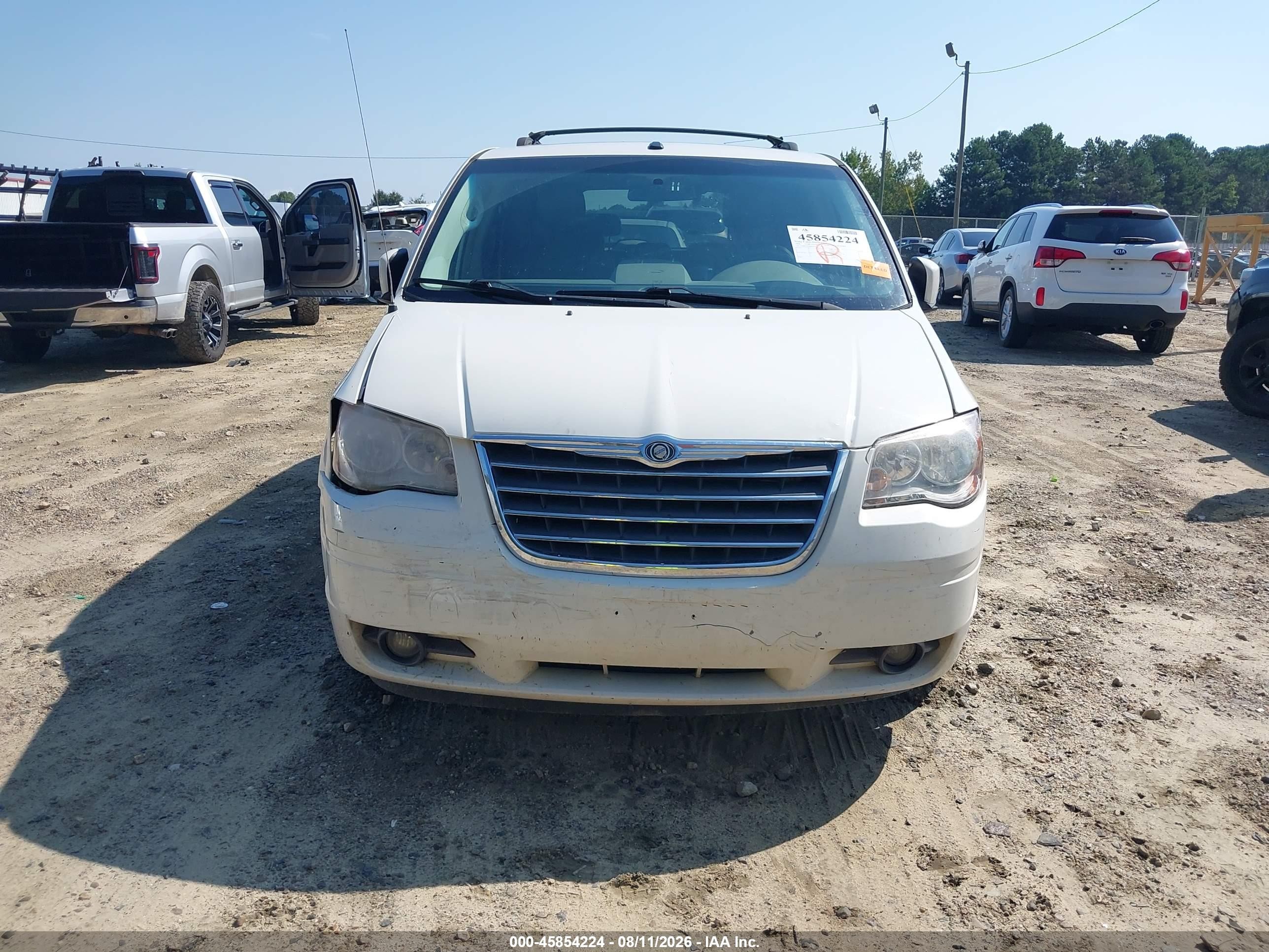 2008 Chrysler Town & Country Touring Белый vin: 2A8HR54P48R666947