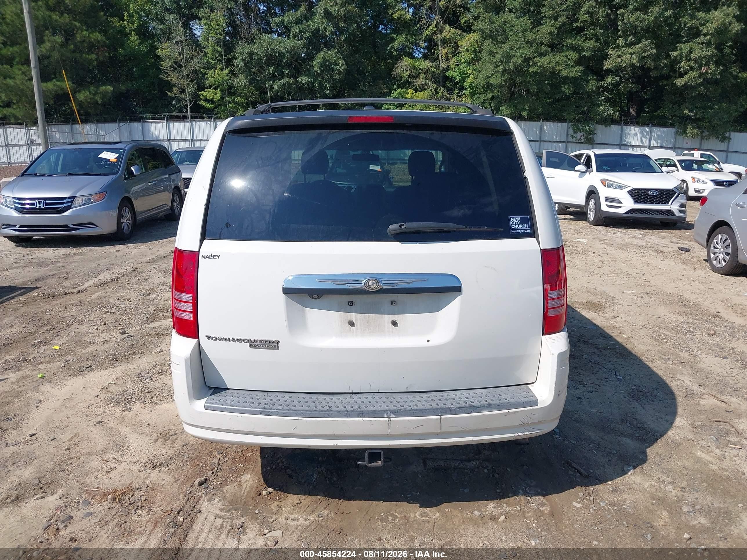 2008 Chrysler Town & Country Touring Белый vin: 2A8HR54P48R666947