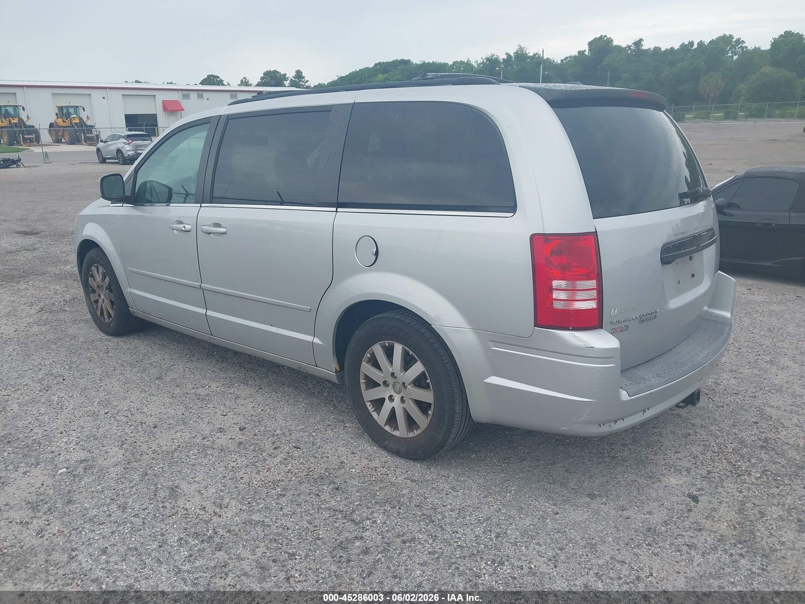 2008 Chrysler Town & Country Touring Серебряный vin: 2A8HR54P48R691685