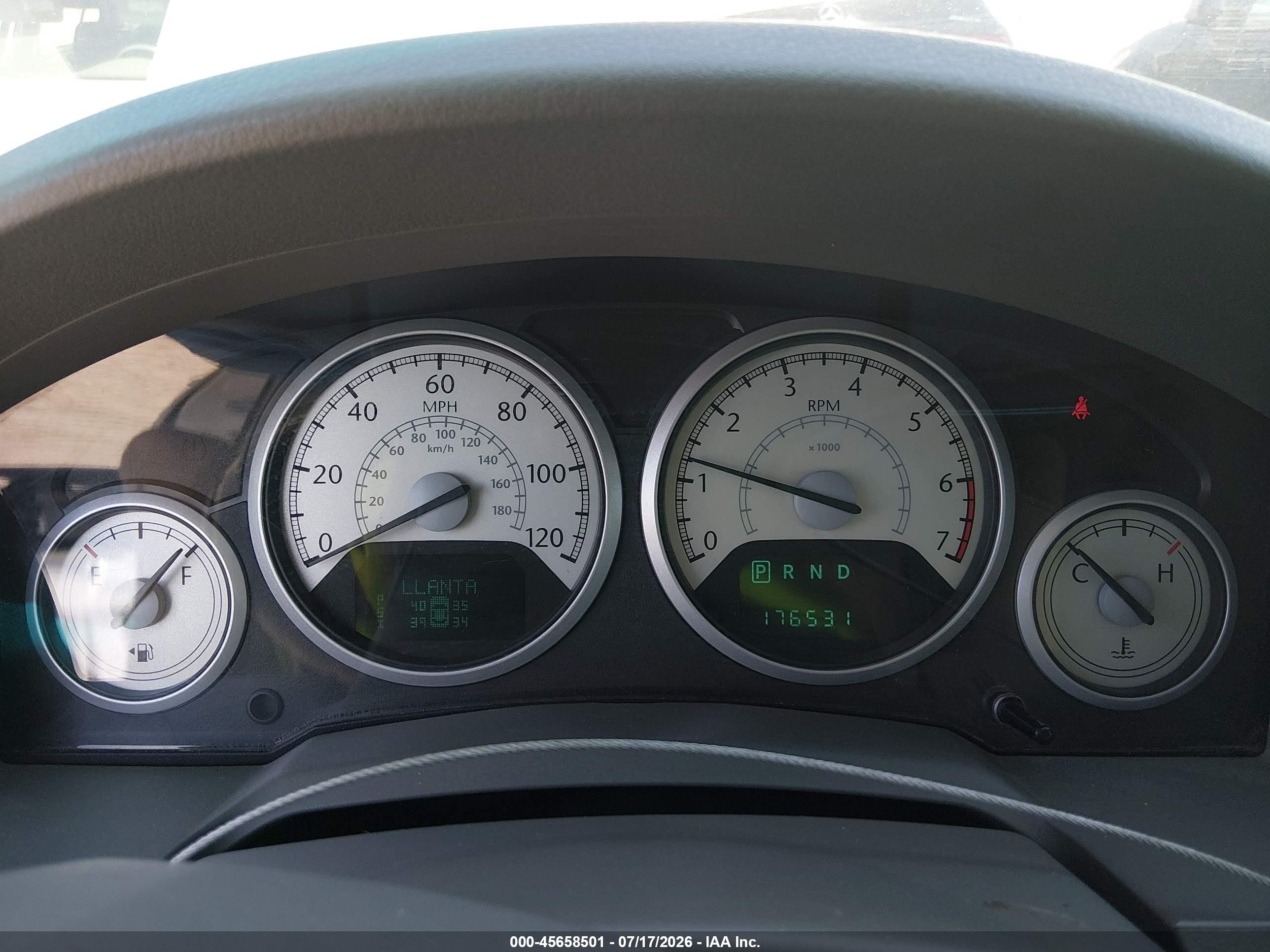 2008 Chrysler Town & Country Touring Silver vin: 2A8HR54P48R829628