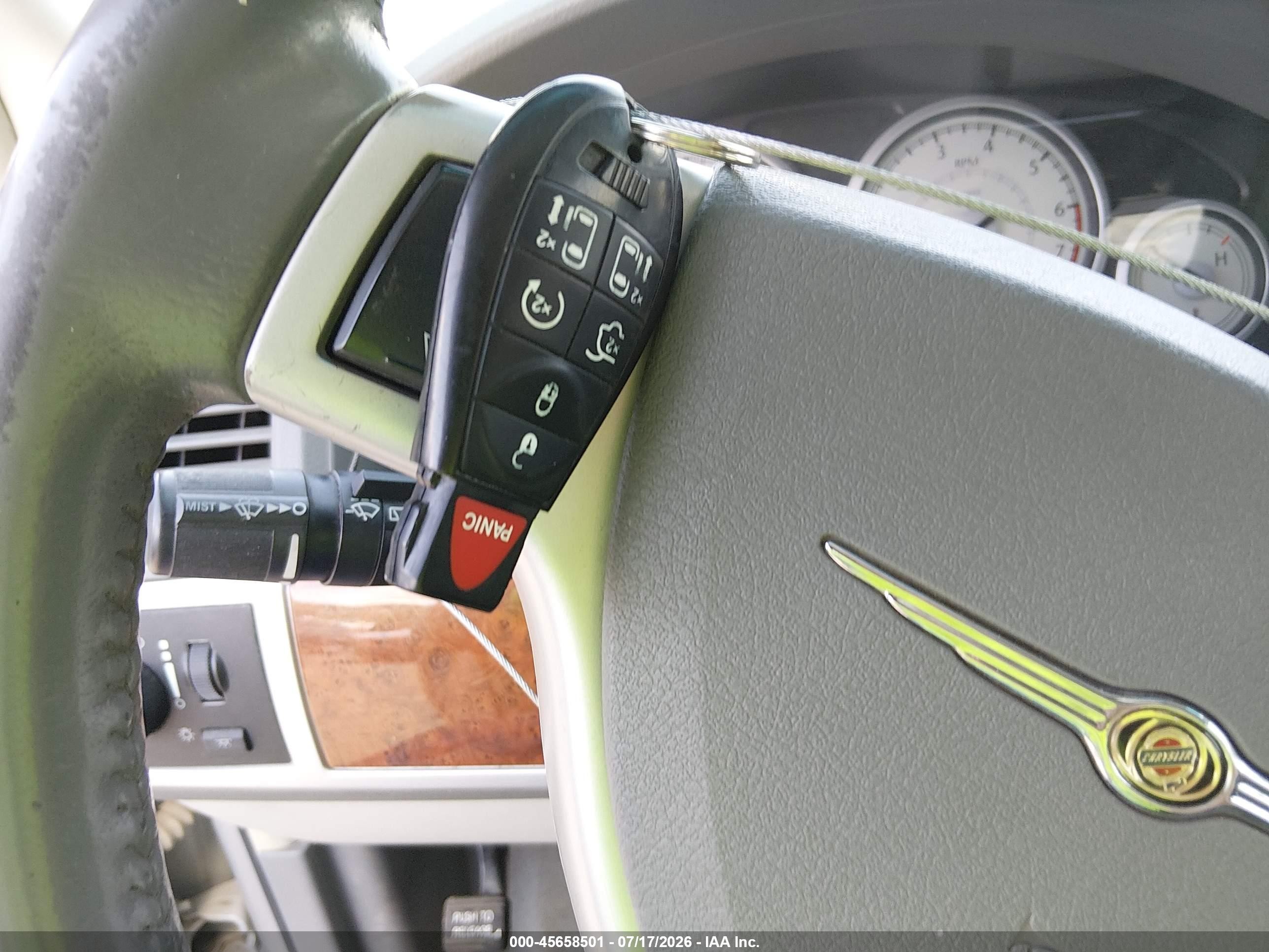 2008 Chrysler Town & Country Touring Silver vin: 2A8HR54P48R829628