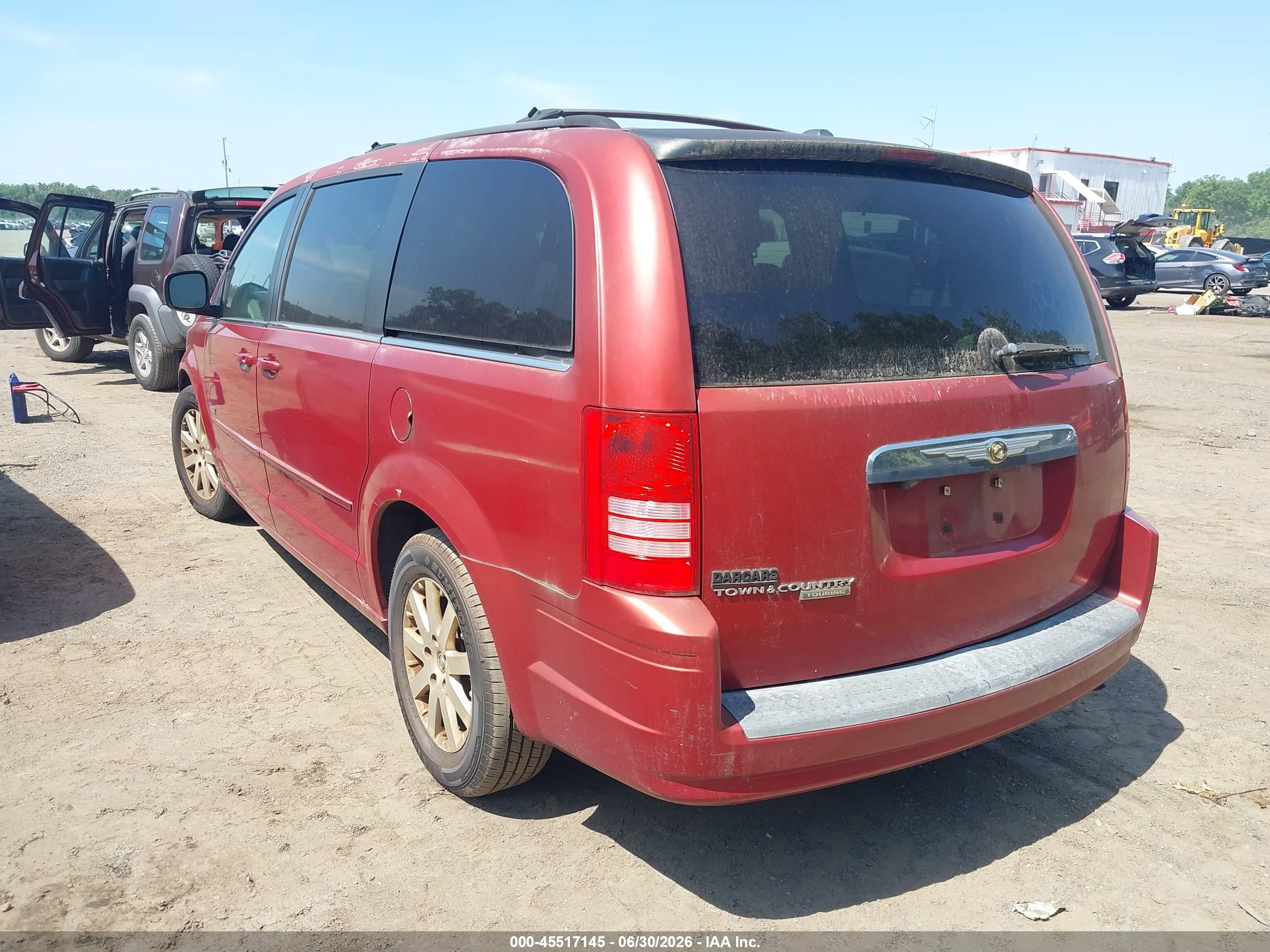 2008 Chrysler Town & Country Touring Red vin: 2A8HR54P48R842833