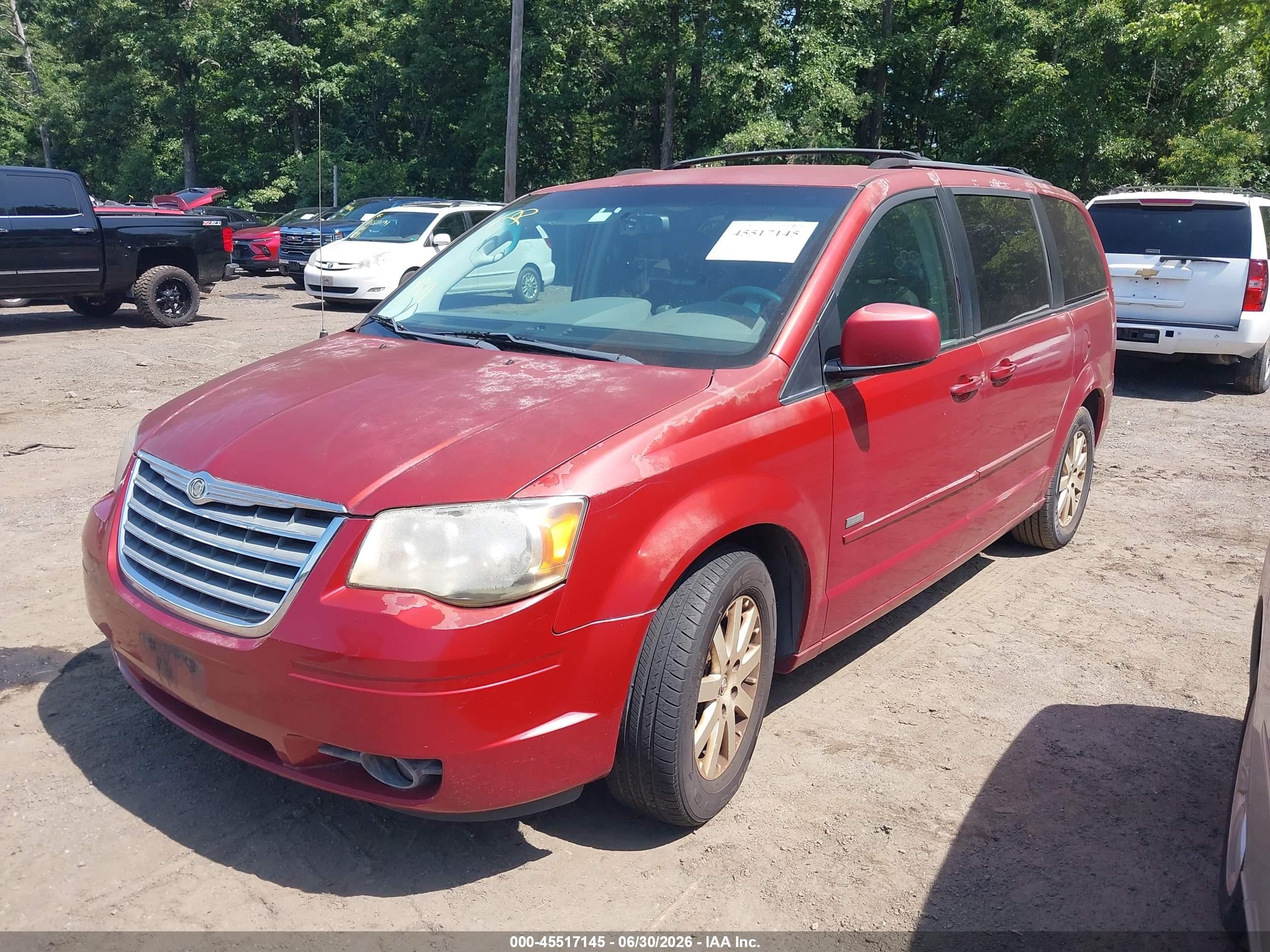2008 Chrysler Town & Country Touring Red vin: 2A8HR54P48R842833