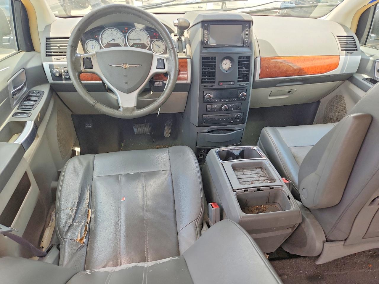 2008 Chrysler Town & Country Touring Silver vin: 2A8HR54P58R143484