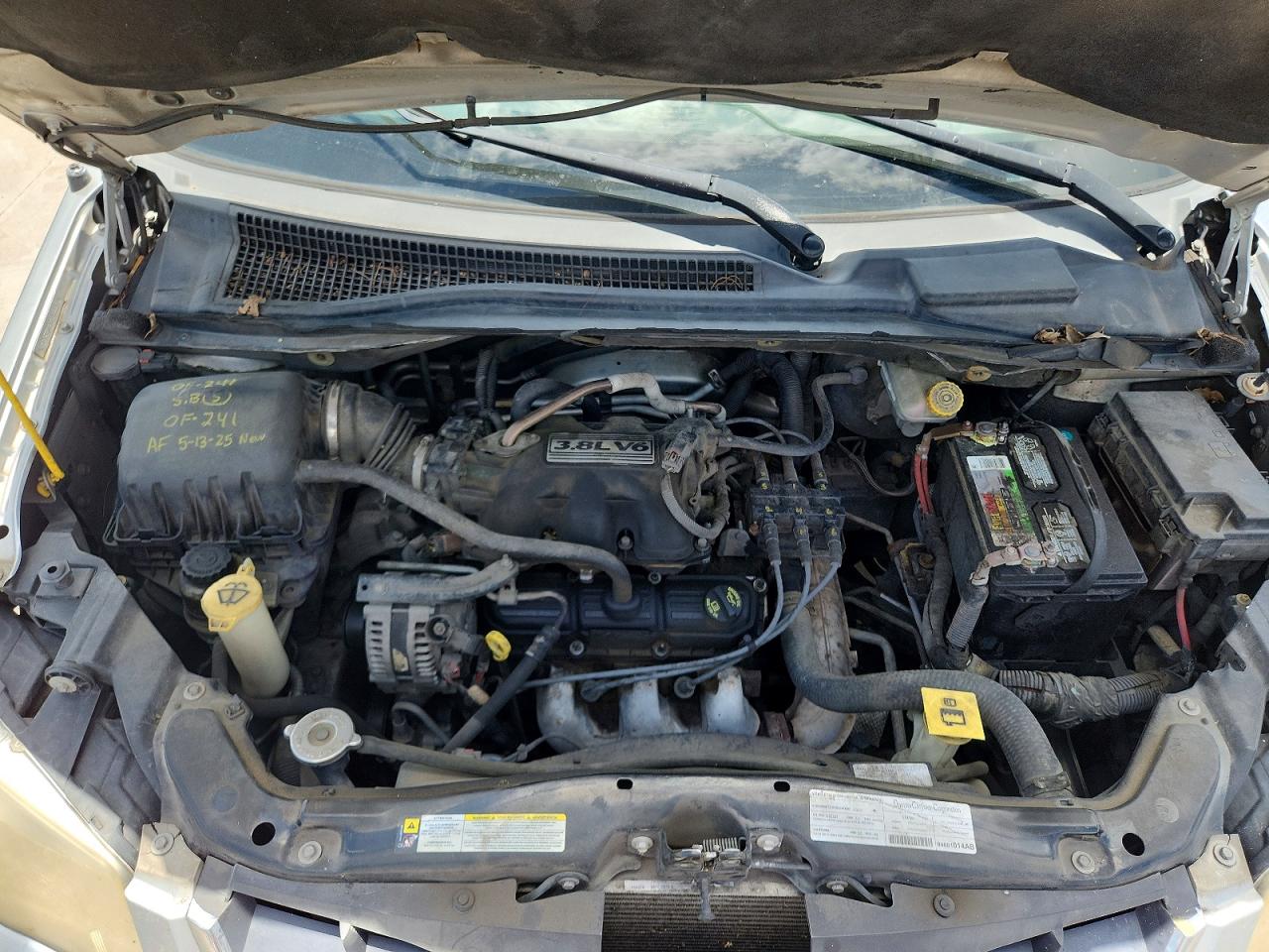 2008 Chrysler Town & Country Touring Silver vin: 2A8HR54P58R143484