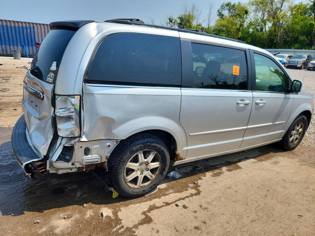 2008 Chrysler Town & Country Touring Silver vin: 2A8HR54P58R690710